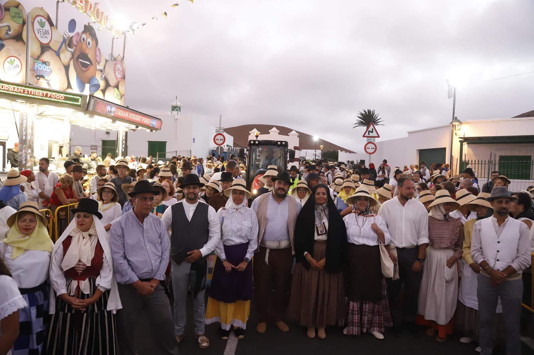 Ofrenda en la Romería de Los Dolores. 