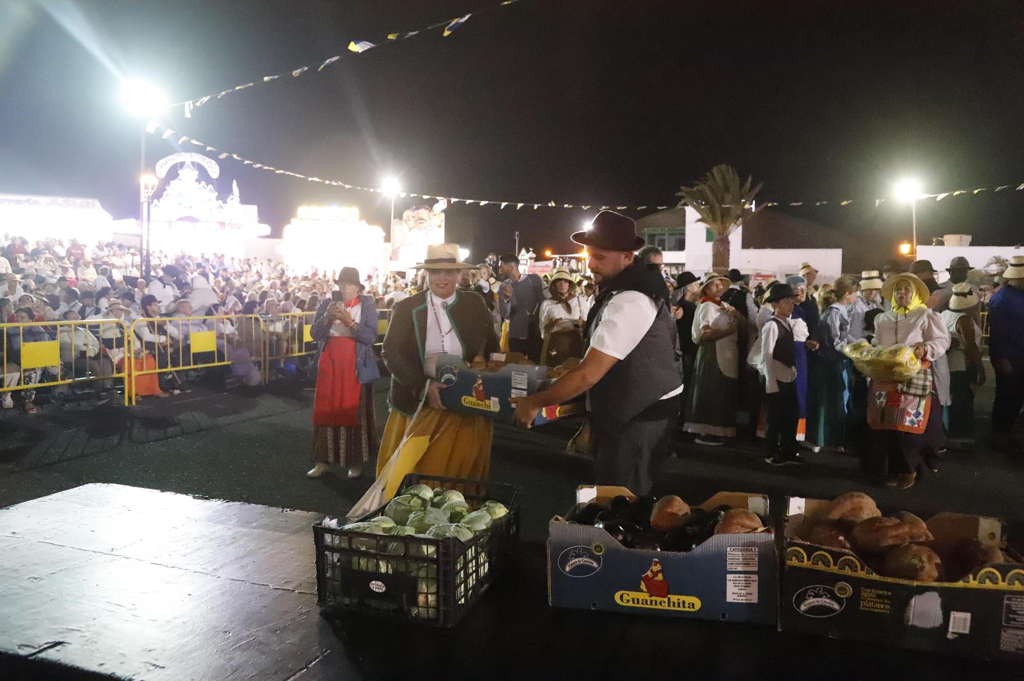 Ofrenda en la Romería de Los Dolores. 