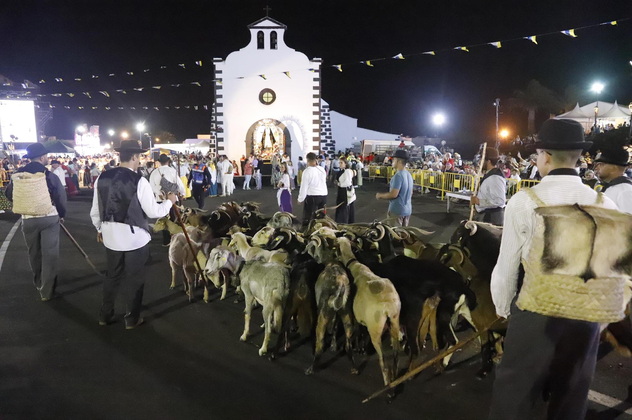 Ofrenda en la Romería de Los Dolores. 