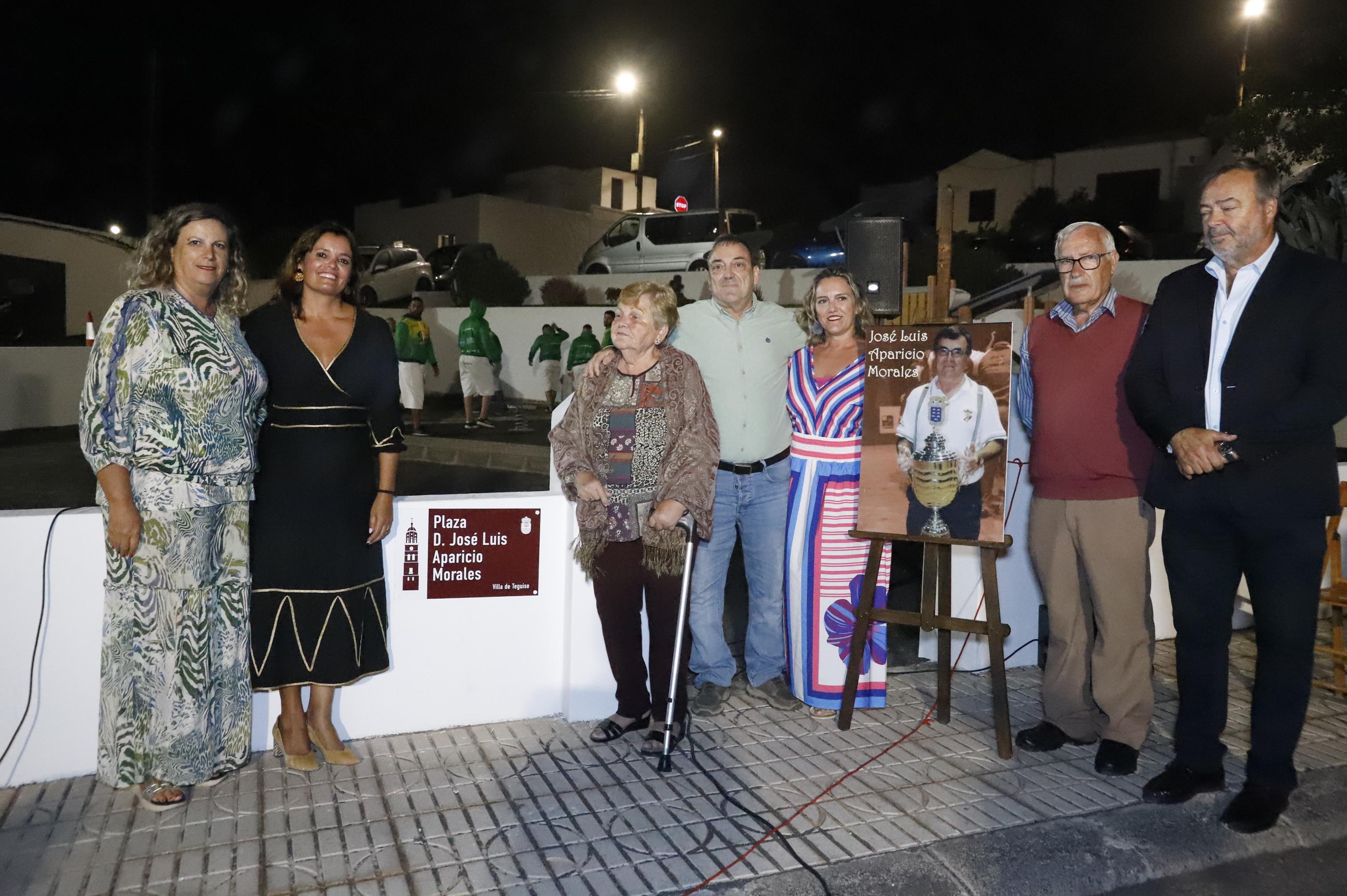 Descubrimiento de la placa en honor a José Luis Aparicio Morales (Fotos: La Voz) Descubrimiento de la placa en honor a José Luis Aparicio Morales (Fotos: La Voz)