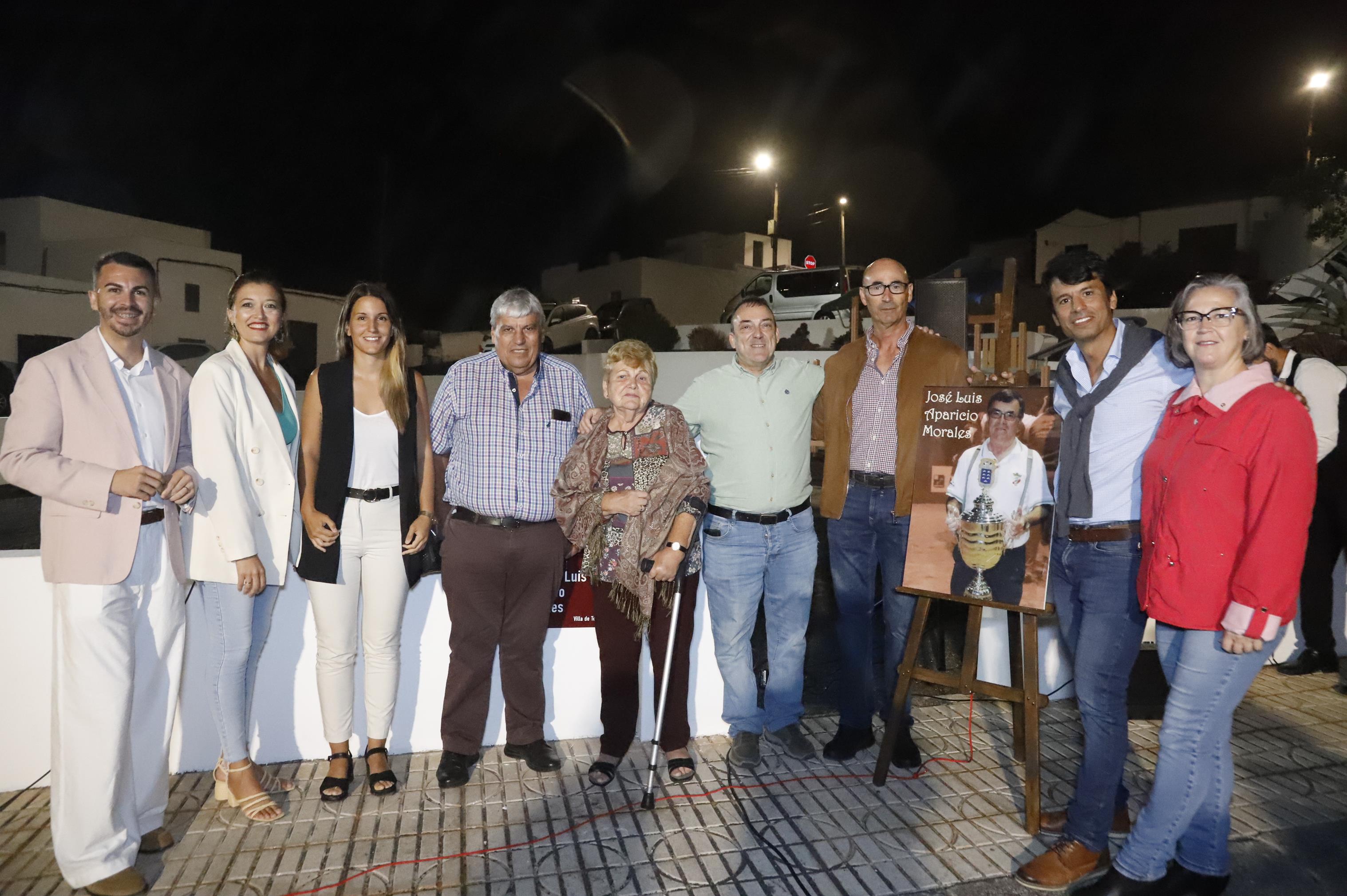 Descubrimiento de la placa en honor a José Luis Aparicio Morales (Fotos: La Voz) Descubrimiento de la placa en honor a José Luis Aparicio Morales (Fotos: La Voz)