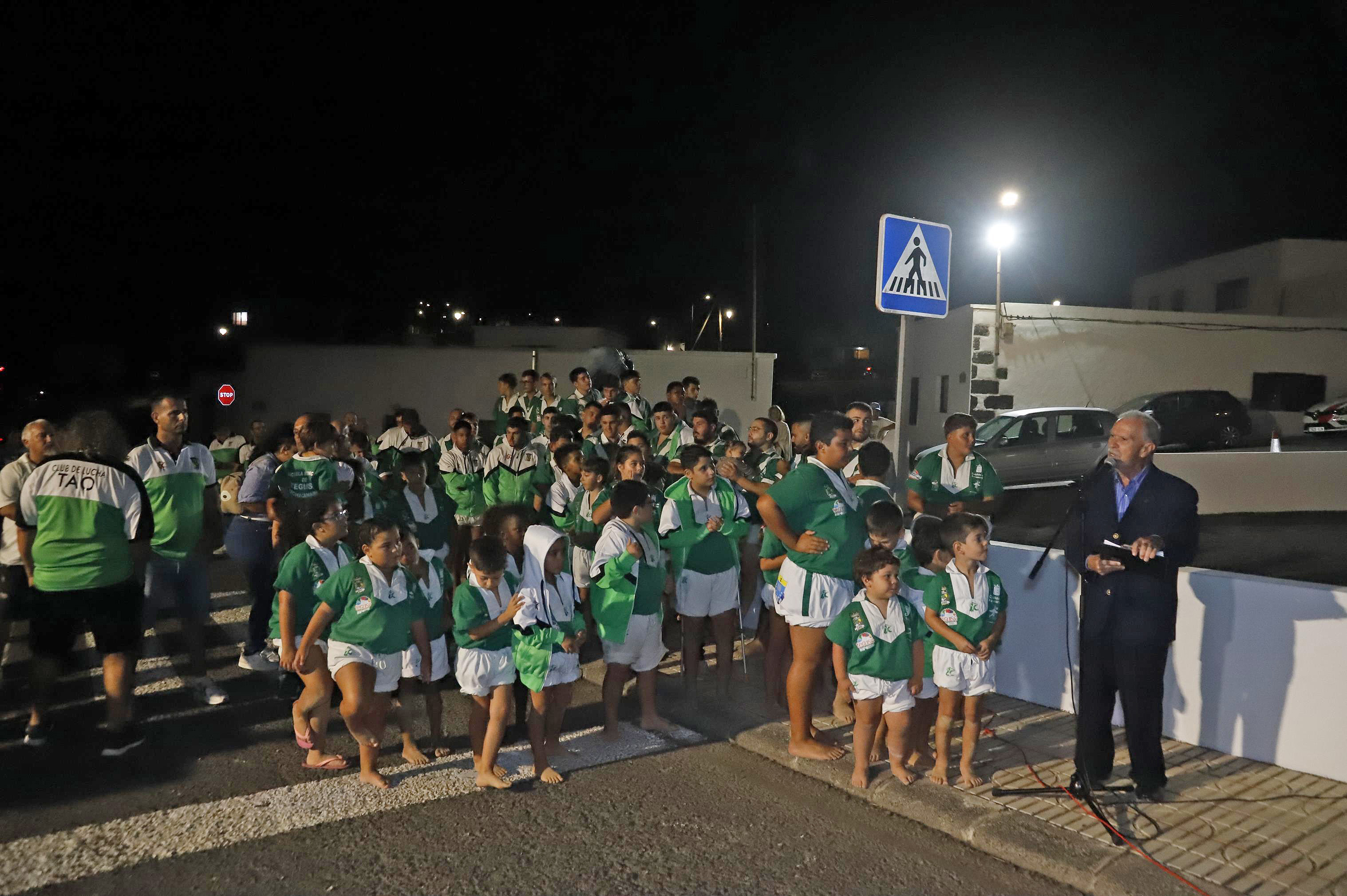 Descubrimiento de la placa en honor a José Luis Aparicio Morales (Fotos: La Voz) Descubrimiento de la placa en honor a José Luis Aparicio Morales (Fotos: La Voz)