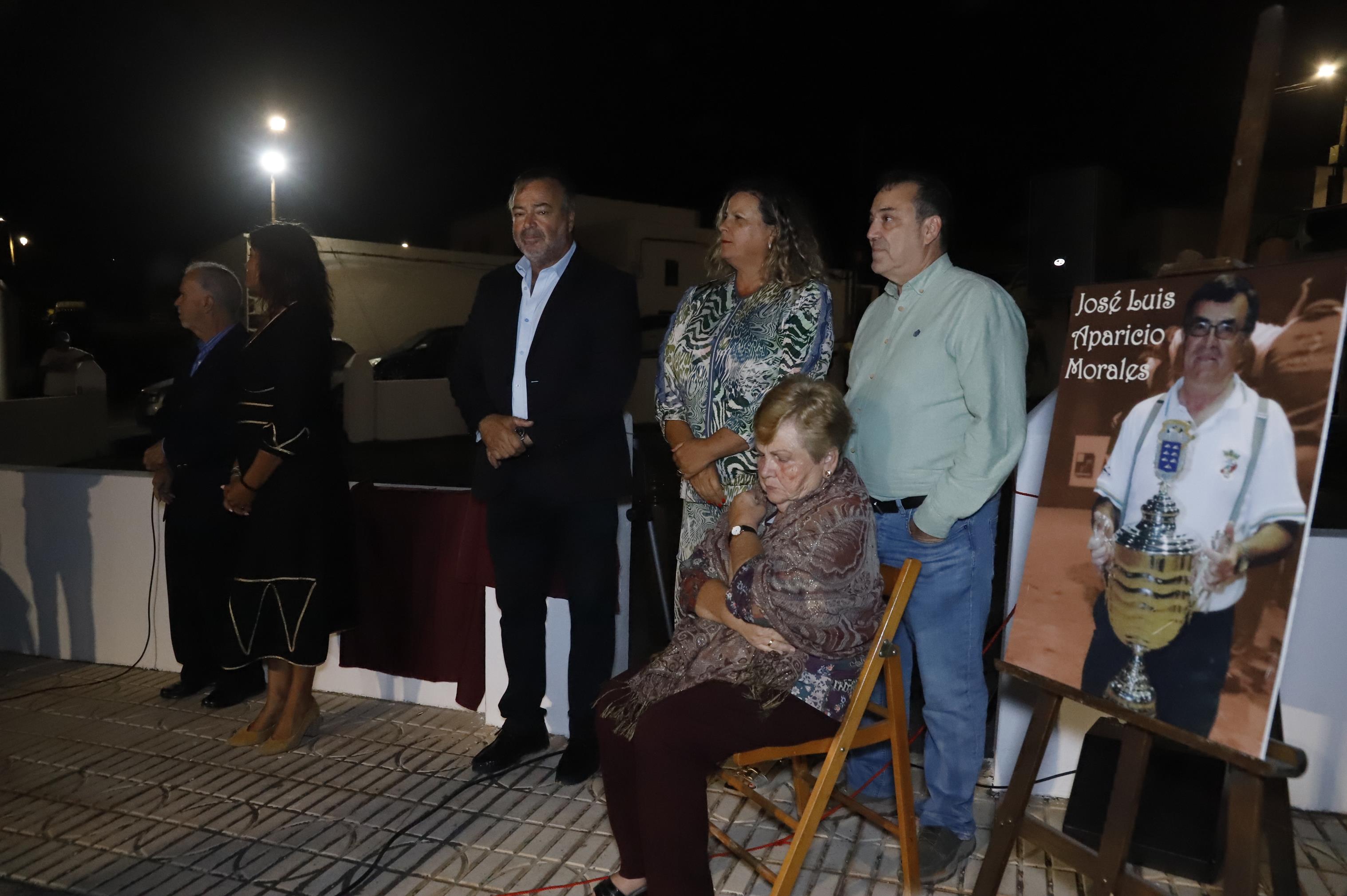 Descubrimiento de la placa en honor a José Luis Aparicio Morales (Fotos: La Voz) Descubrimiento de la placa en honor a José Luis Aparicio Morales (Fotos: La Voz)