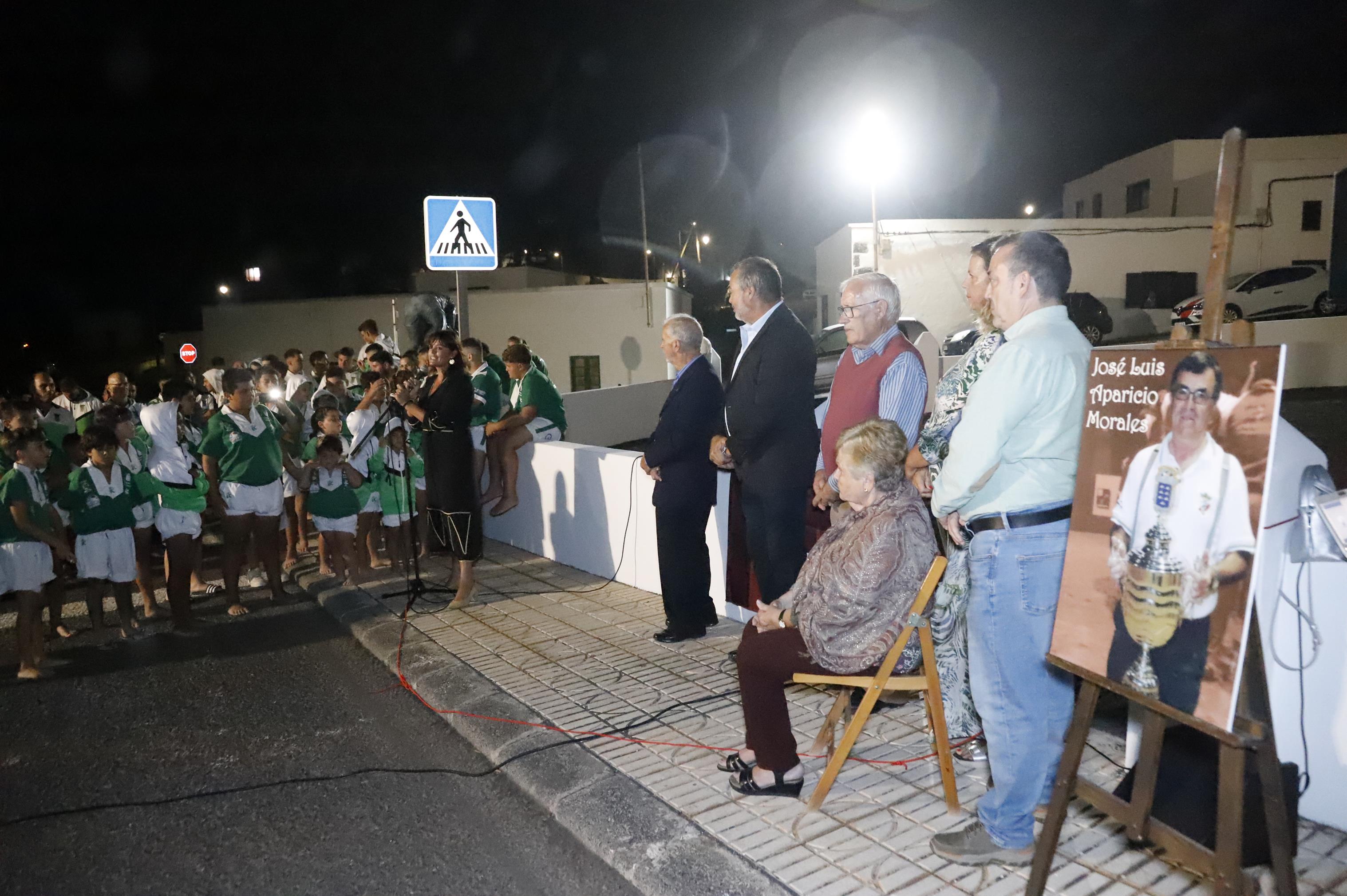 Descubrimiento de la placa en honor a José Luis Aparicio Morales (Fotos: La Voz) Descubrimiento de la placa en honor a José Luis Aparicio Morales (Fotos: La Voz)