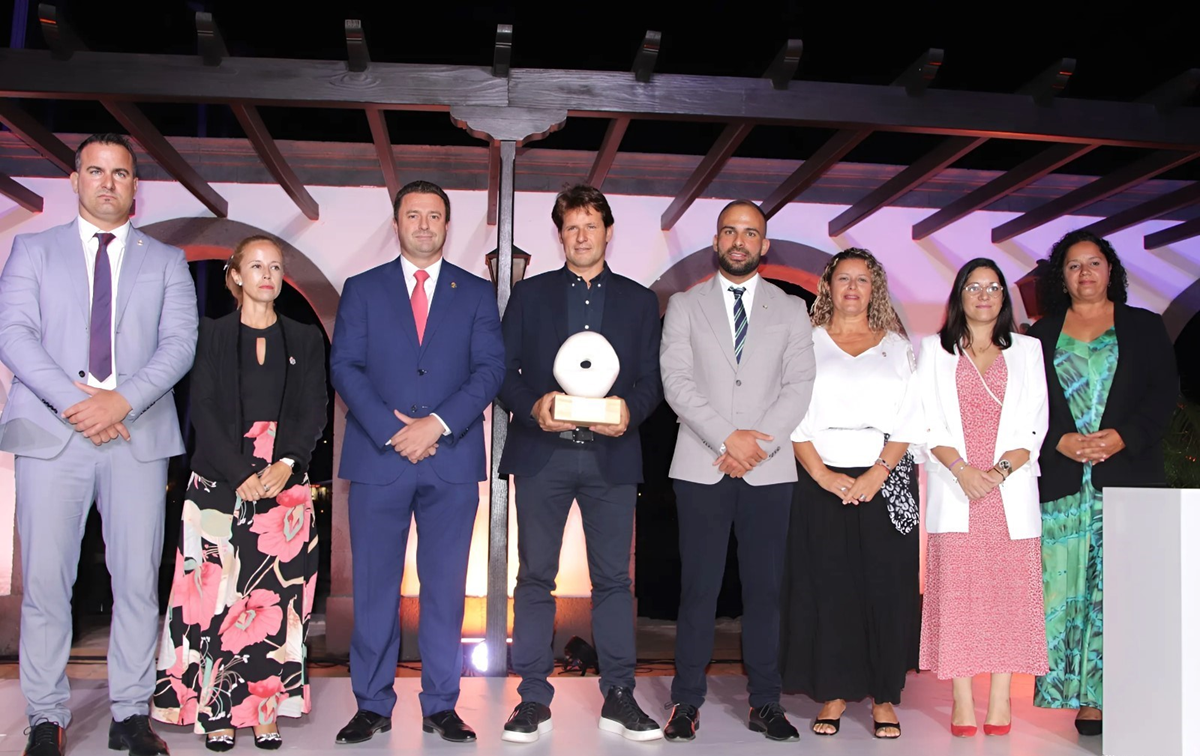 Government group with Rafael Lasso