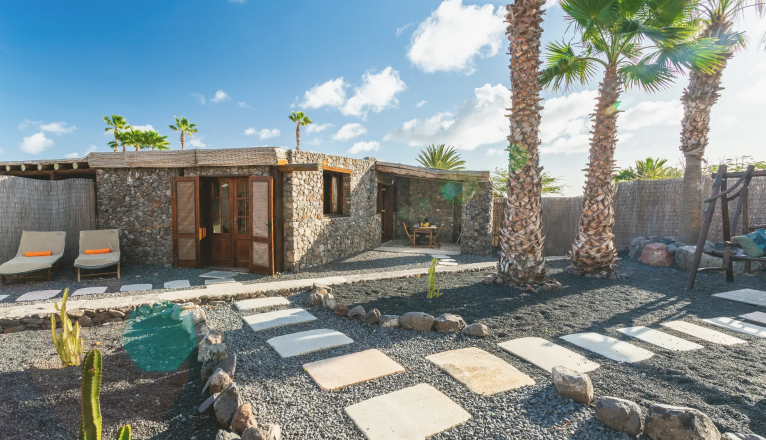 glamping en lanzarote alohacamp eco finca de arrieta the cottages(1)