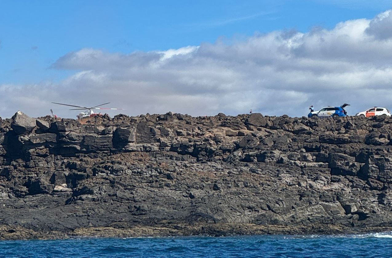Un pescador cae al agua en la zona de Pechiguera