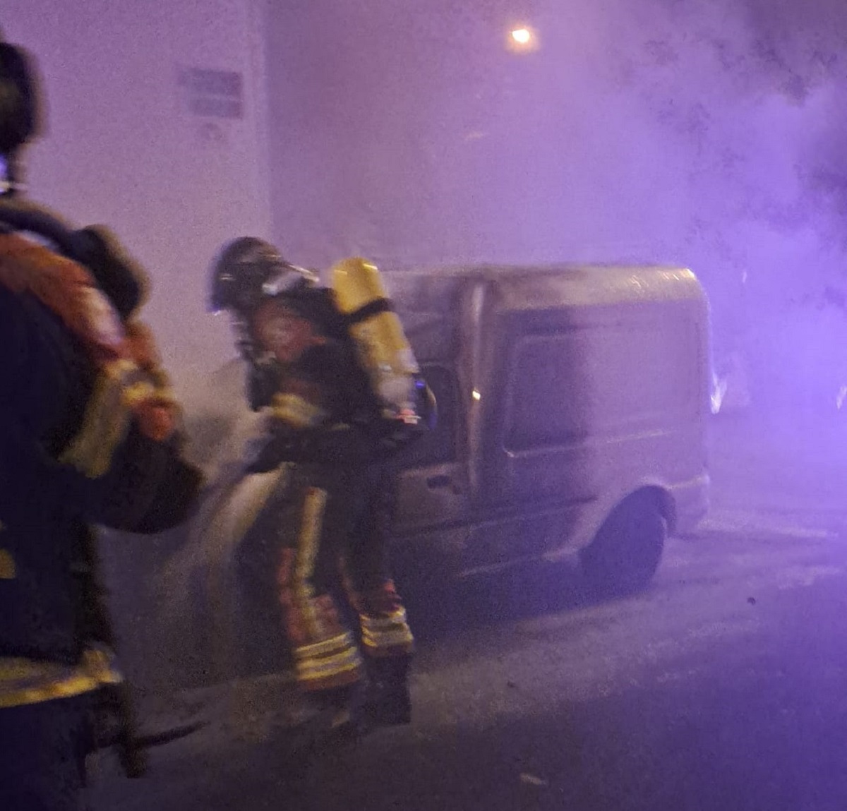 Sofocan el incendio de un vehículo en Lanzarote