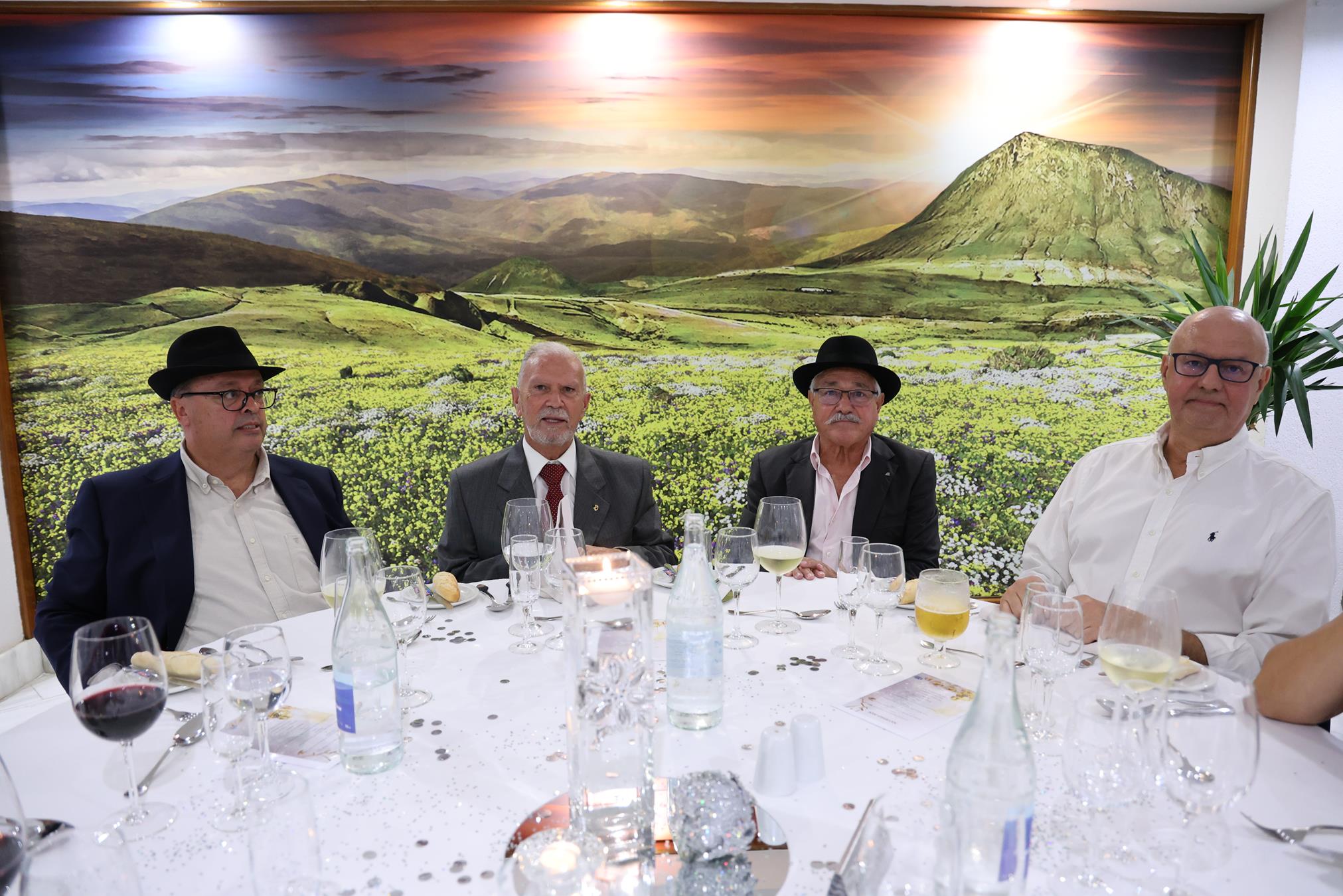 Francisco José Navarro, investido Cachorro de Honor por su defensa de las tradiciones de Lanzarote. Foto: La Voz Francisco José Navarro, investido Cachorro de Honor por su defensa de las tradiciones de Lanzarote. Foto: La Voz