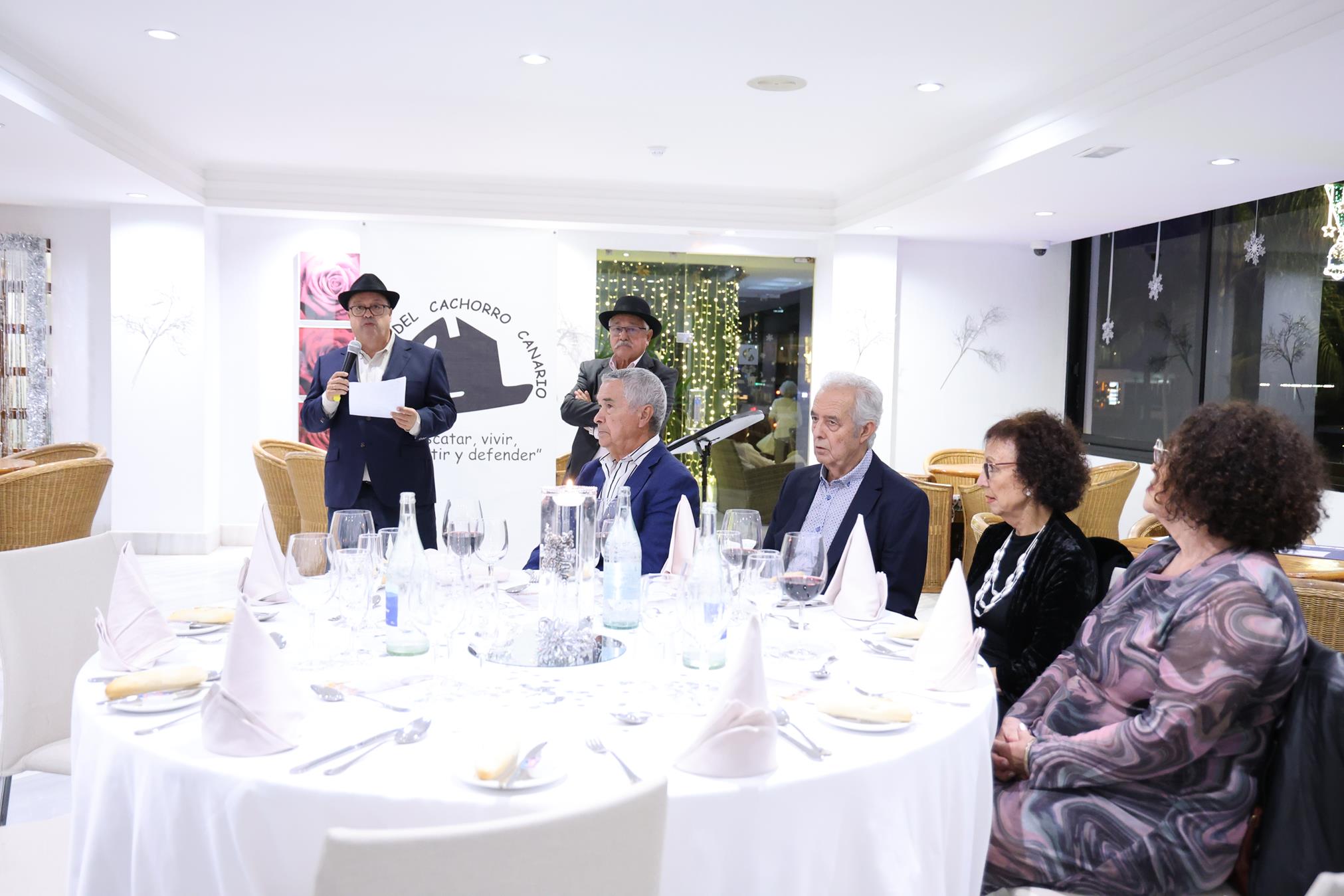 Francisco José Navarro, investido Cachorro de Honor por su defensa de las tradiciones de Lanzarote. Foto: La Voz Francisco José Navarro, investido Cachorro de Honor por su defensa de las tradiciones de Lanzarote. Foto: La Voz