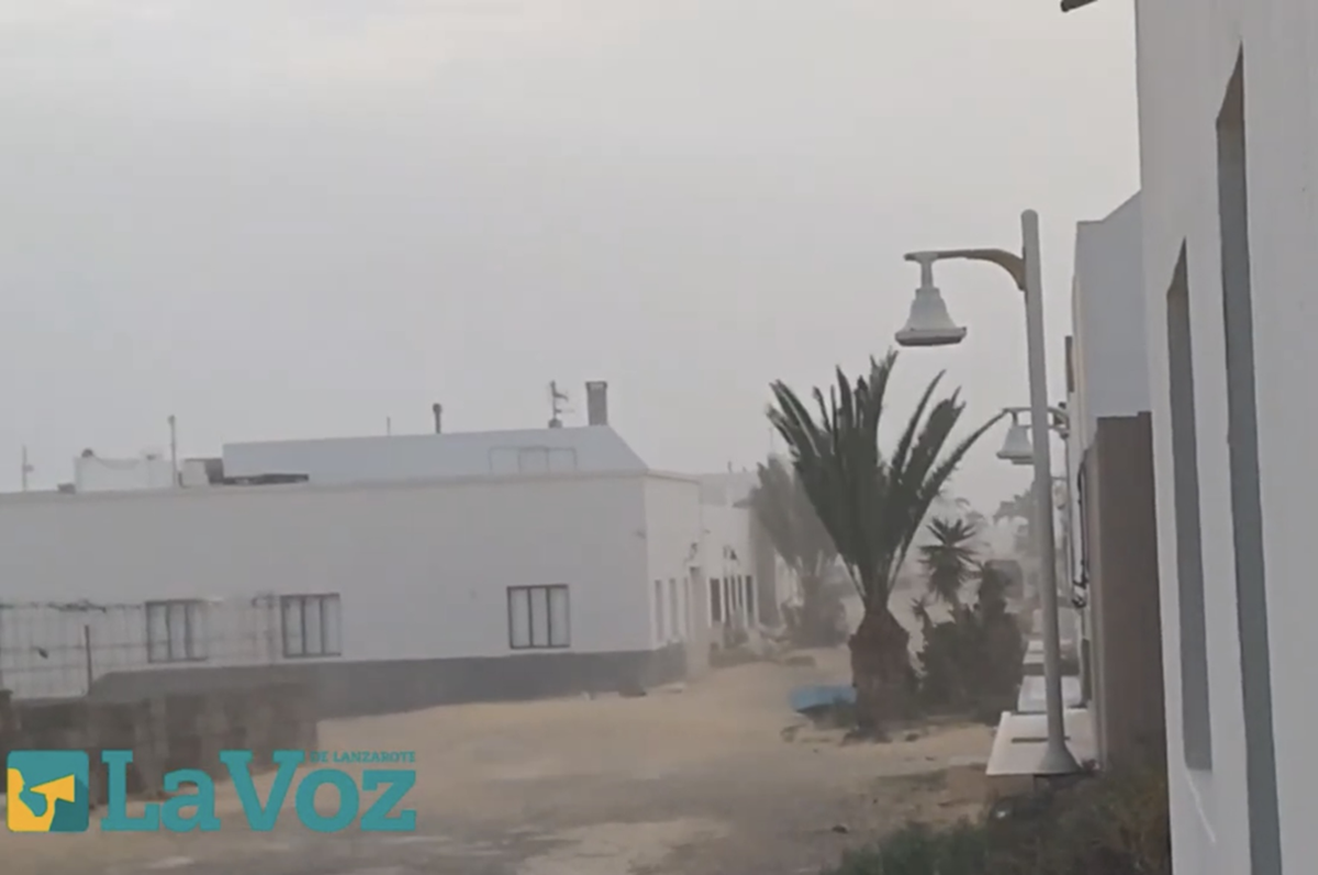 Fuertes rachas de viento y oleaje en La Graciosa