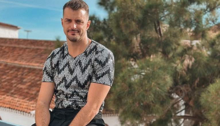 Álvaro Jiménez (@alv_jimenez) Álvaro Jiménez (@alv_jimenez)