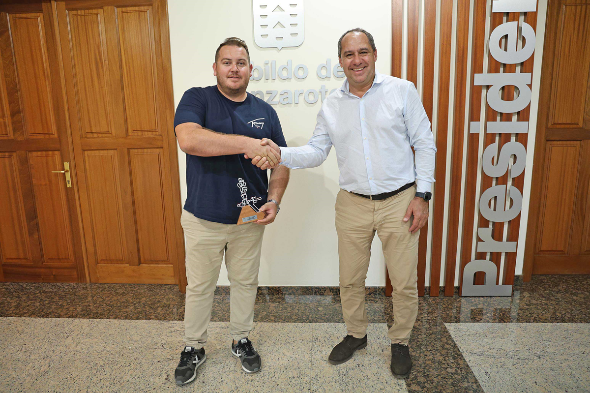 Recepción de Juan Monzón a Yeray Lemes