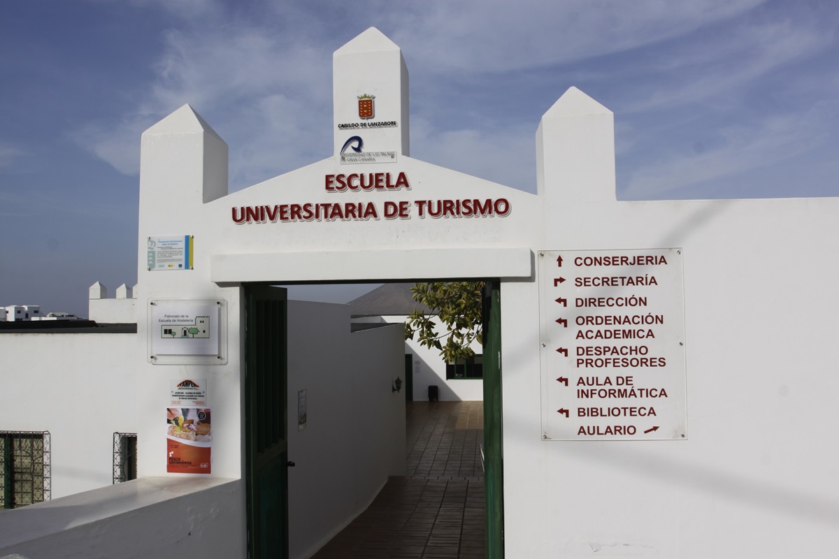 Escuela de Turismo. Universidad.