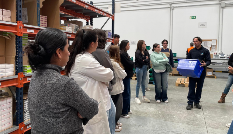 Visita de los estudiantes Visita de los estudiantes