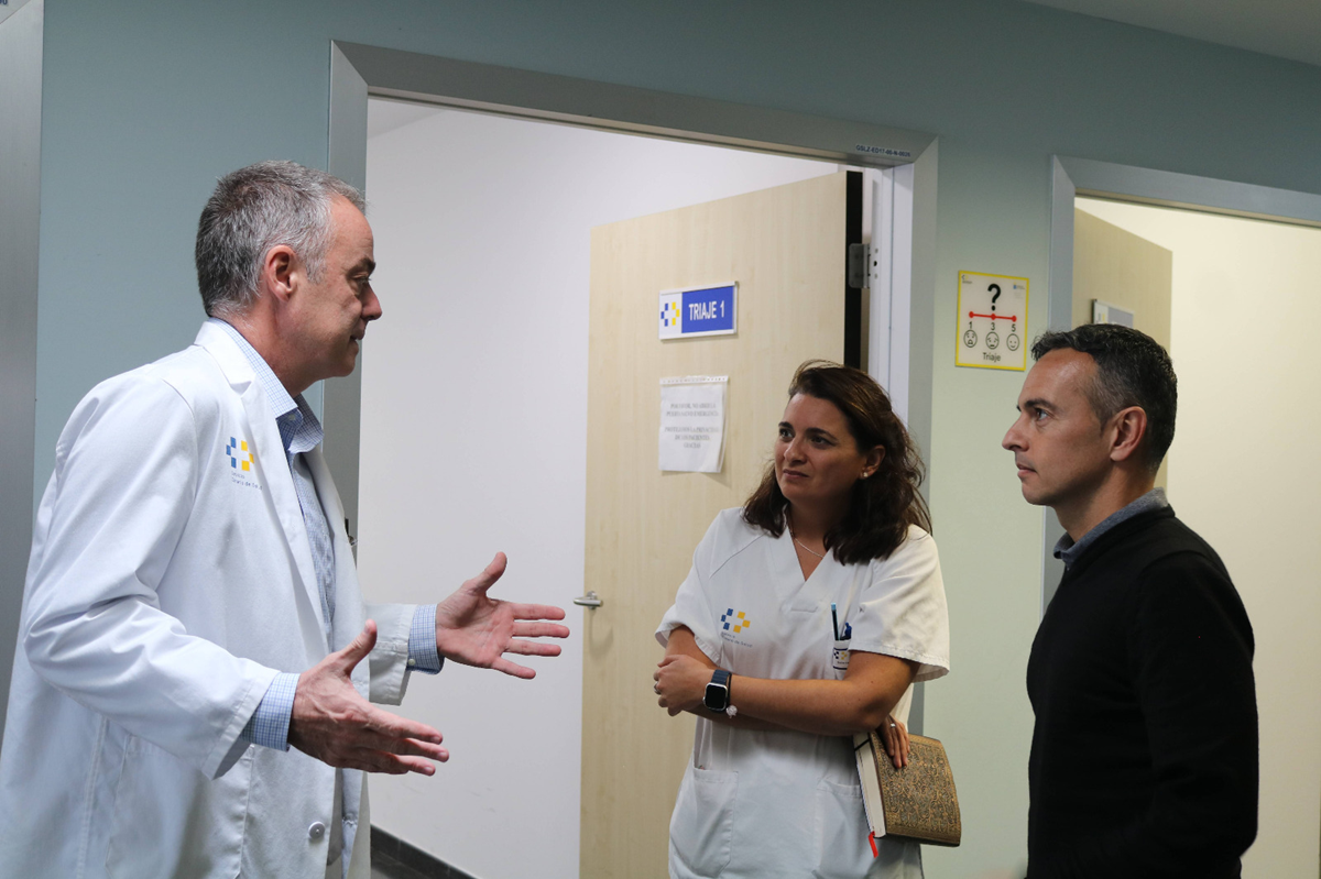 Un momento de la visita del viceconsejero de Sanidad al Centro de Salud de Valterra