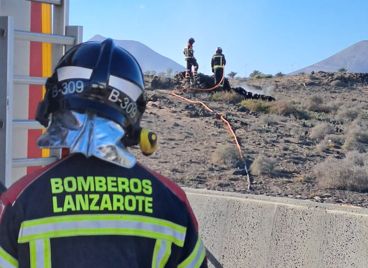Trabajos e extinción de los bomberos