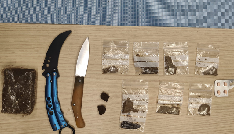 Sustancias estupefacientes y armas incautadas por la Policía Local de Arrecife Sustancias estupefacientes y armas incautadas por la Policía Local de Arrecife