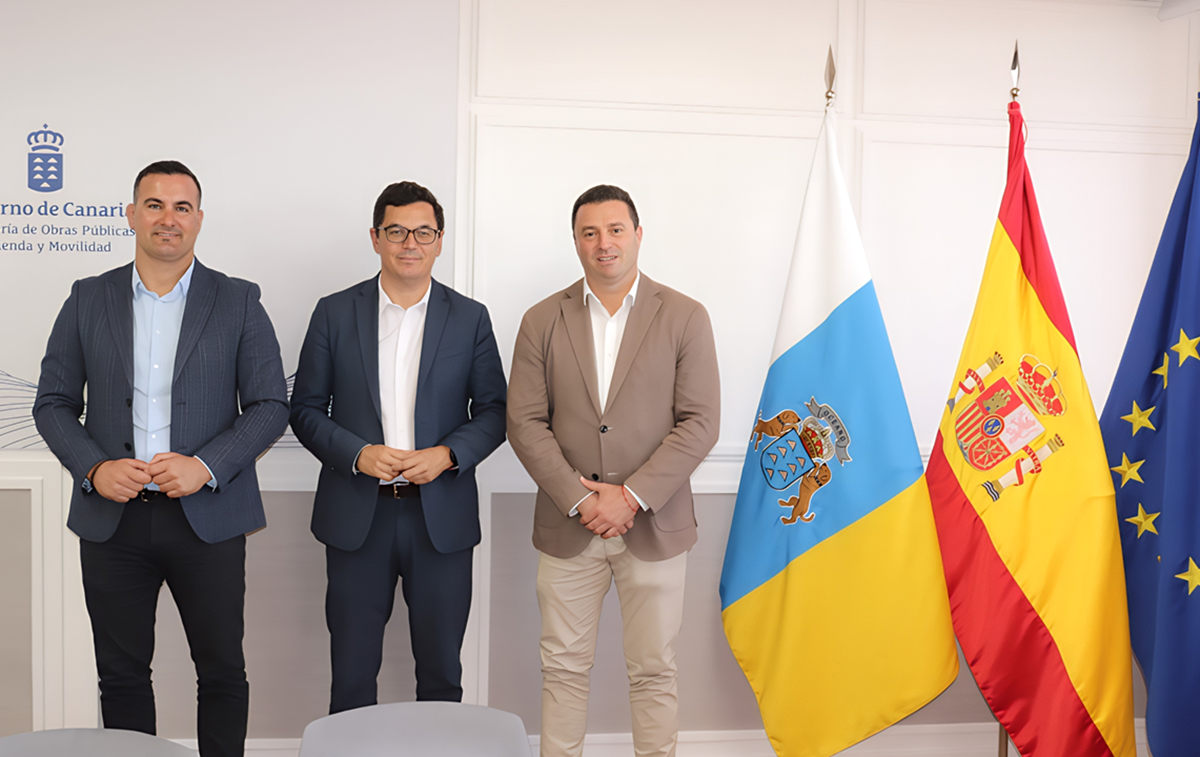 Reunión del alcalde de Yaiza, Óscar Noda, con el Gobierno de Canarias