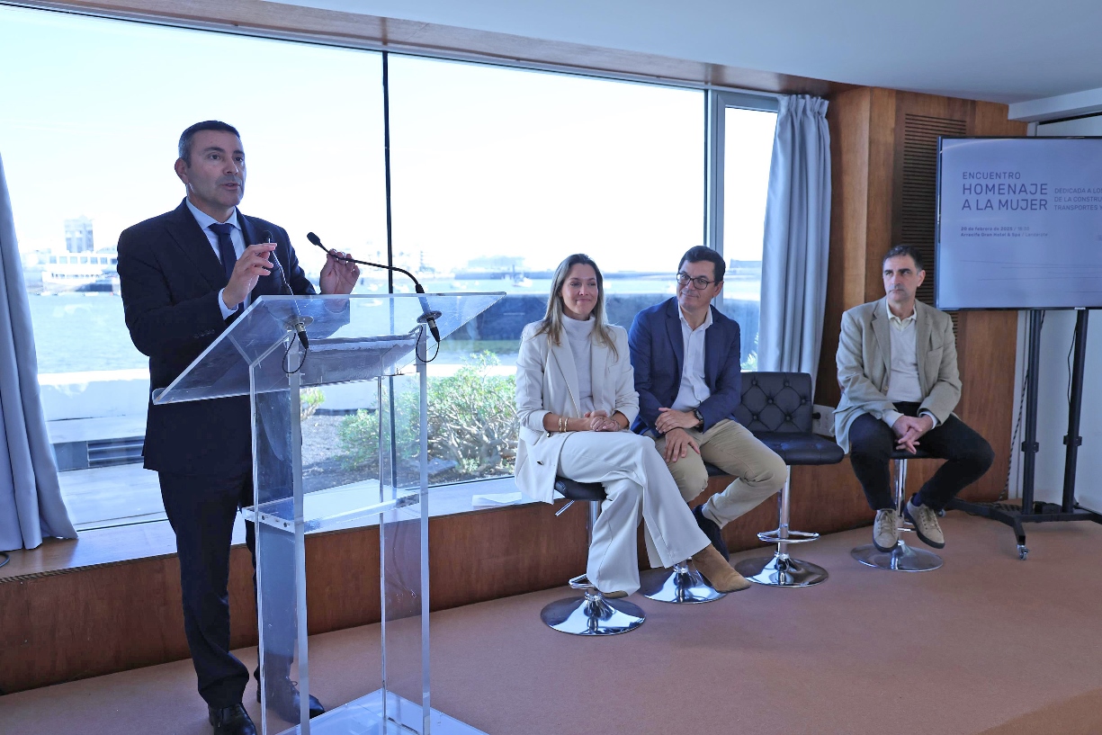 Homenaje a las mujeres del sector de la construcción y movilidad 