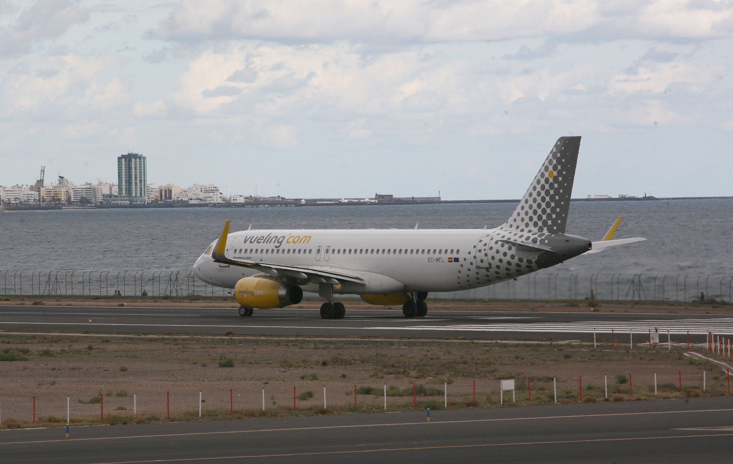 Avión de Vueling en Lanzarote. Vuelos. Avión de Vueling en Lanzarote. Vuelos.