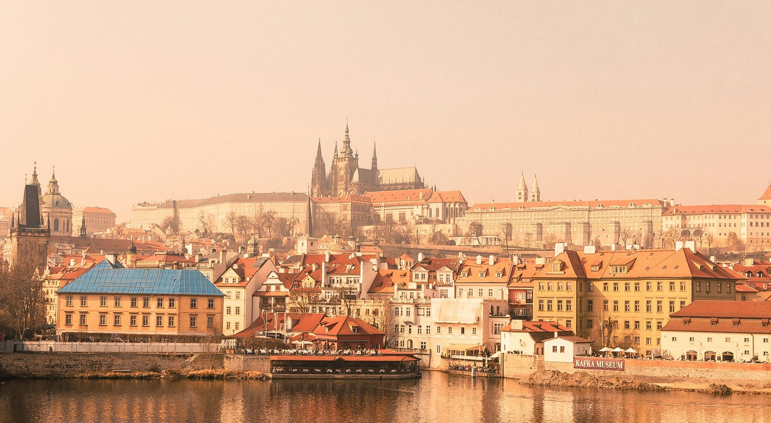 La ciudad de Praga. Vuelos.