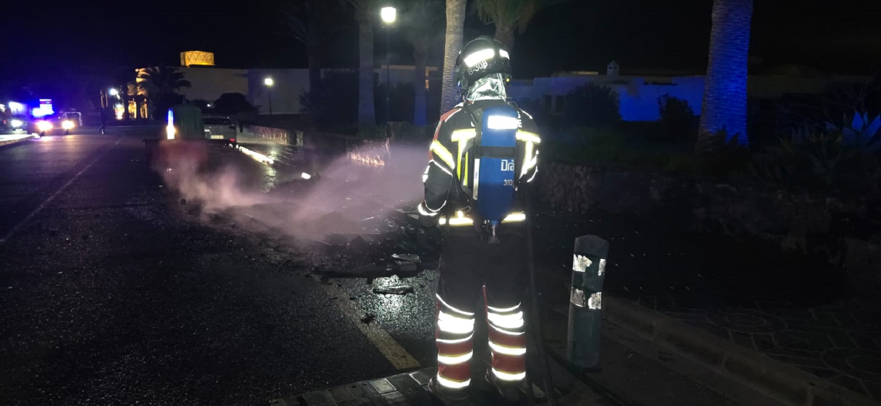 Sofocan el incendio de tres contenedores en Puerto Calero