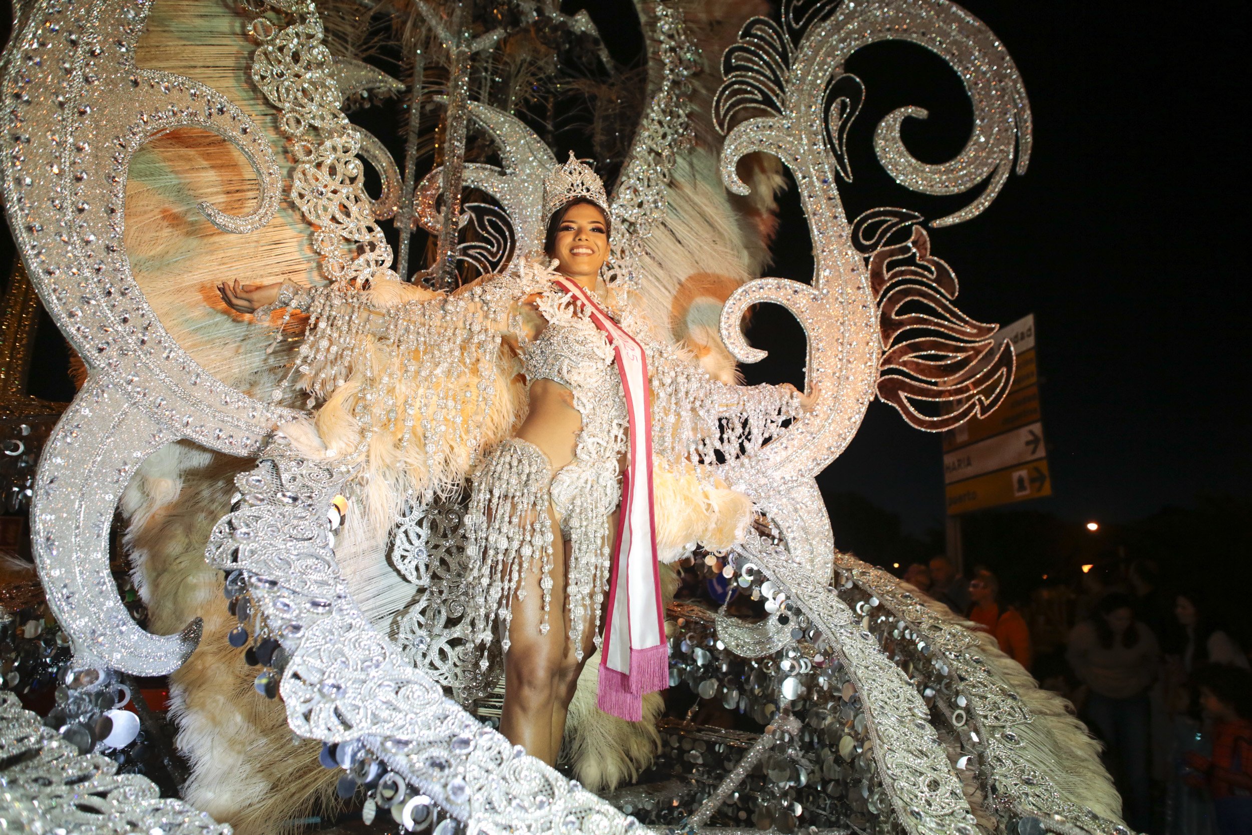 Coso del Carnaval de Arrecife, 2025 (Fotos: Juan Mateos) Coso del Carnaval de Arrecife, 2025 (Fotos: Juan Mateos)