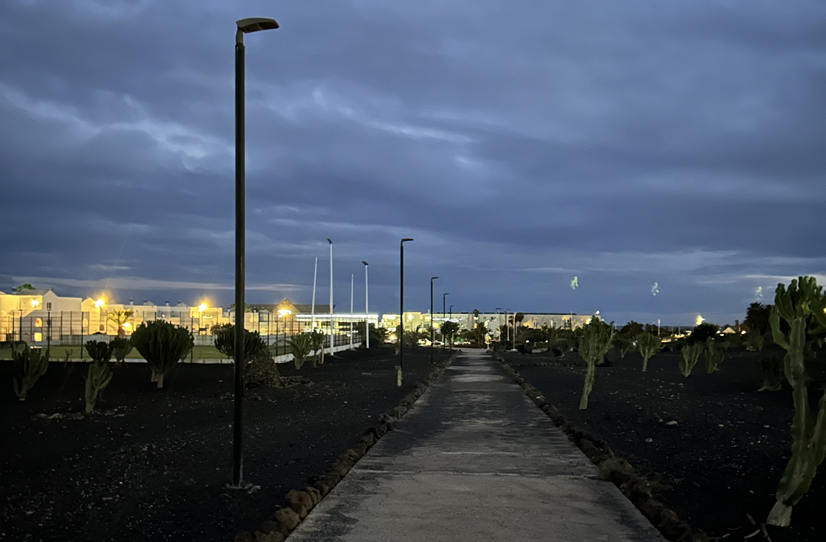 Farolas inoperativas en Costa Teguise