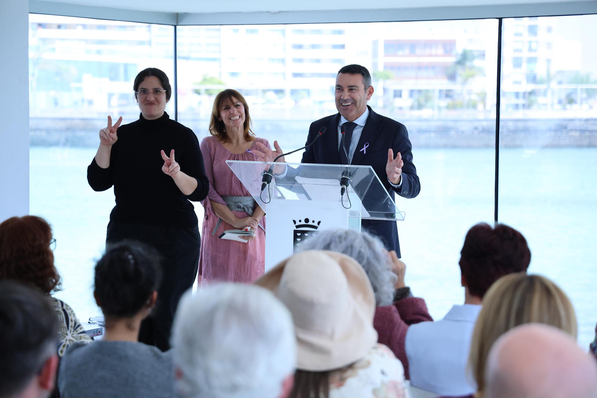 El Cabildo homenajea a ocho mujeres El Cabildo homenajea a ocho mujeres
