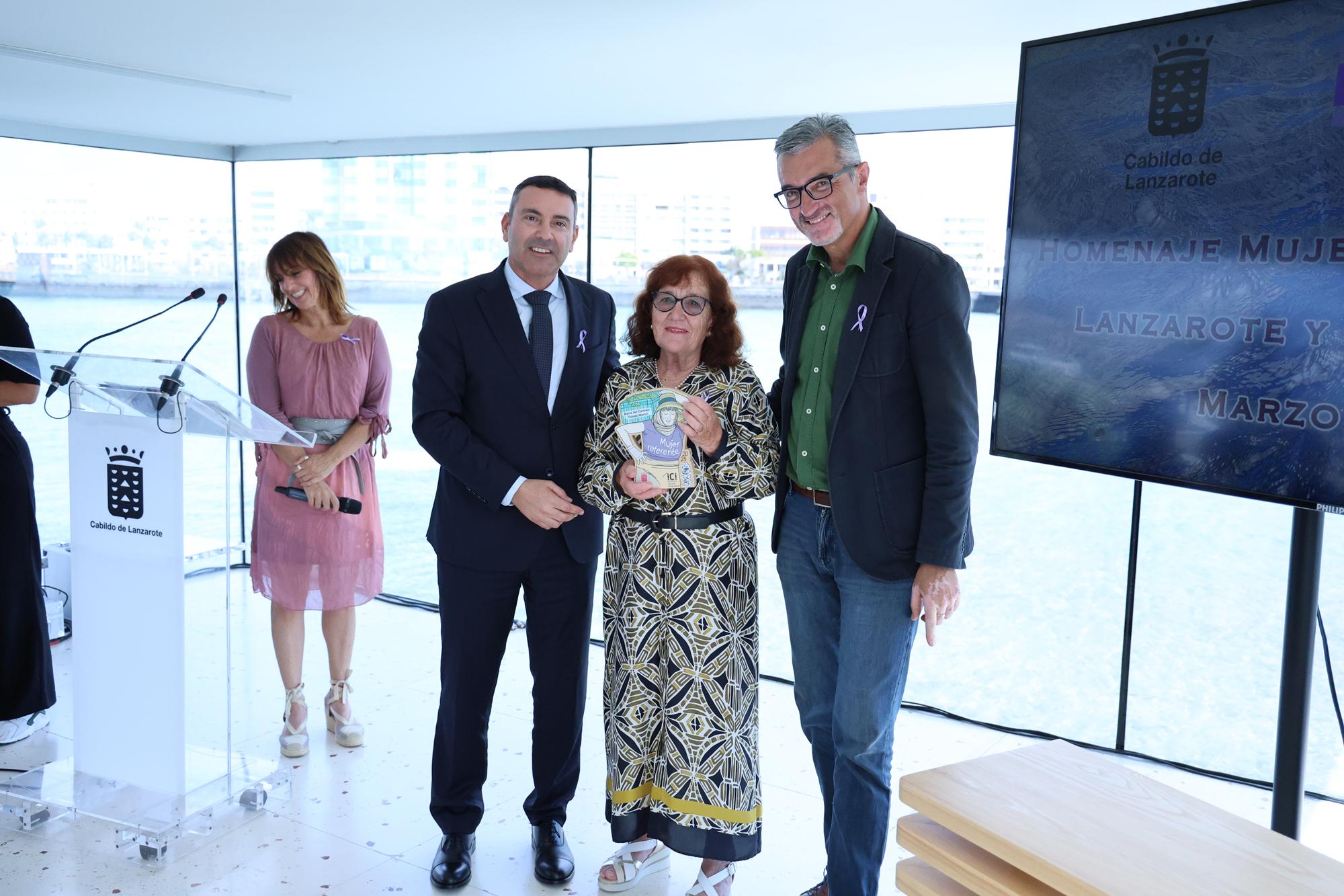 El Cabildo homenajea a ocho mujeres El Cabildo homenajea a ocho mujeres