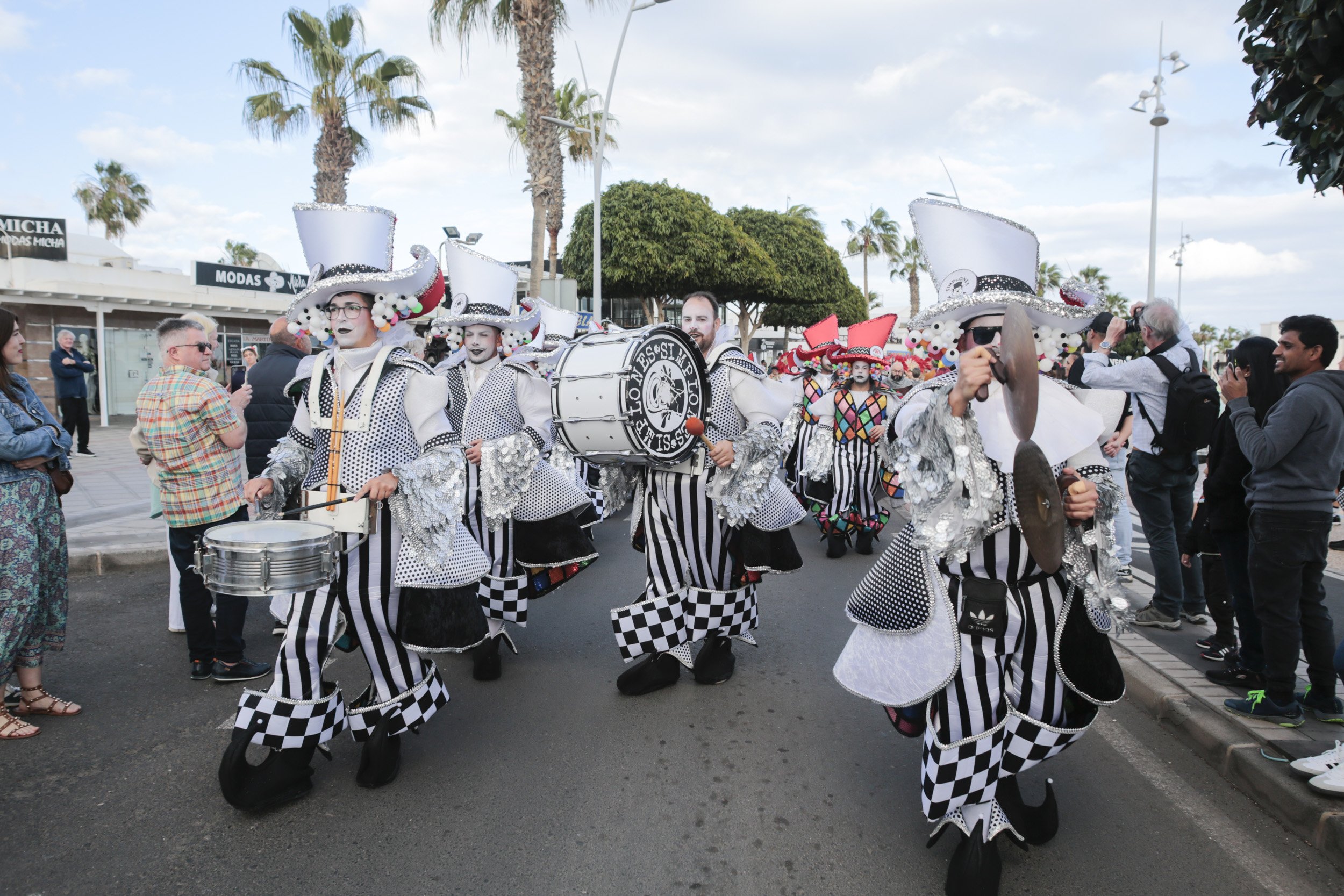 Coso del Carnaval de Puerto del Carmen, 2025 (Fotos: Juan Mateos) Coso del Carnaval de Puerto del Carmen, 2025 (Fotos: Juan Mateos)
