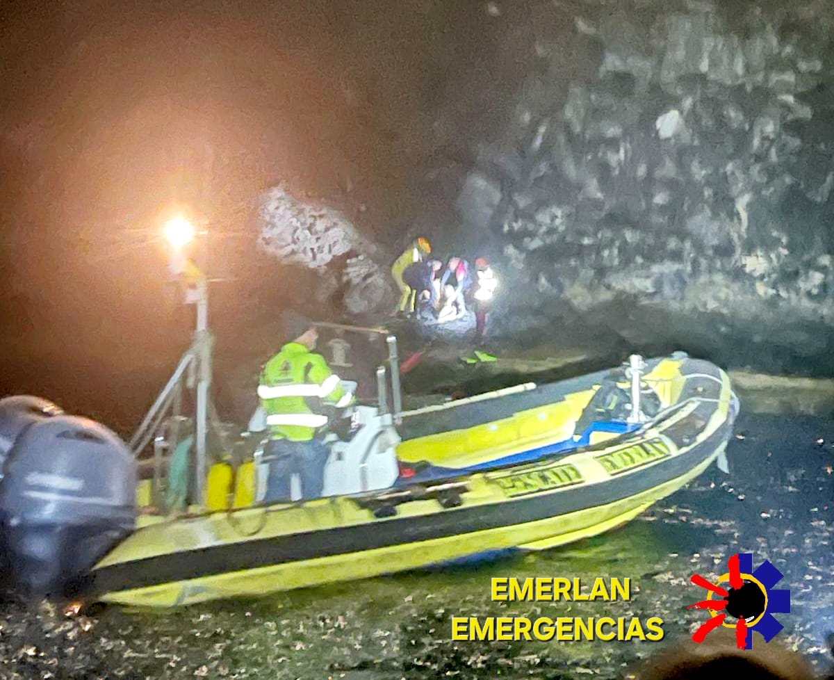Rescatan de madrugada del mar a un hombre con signos de alteración en Puerto del Carmen
