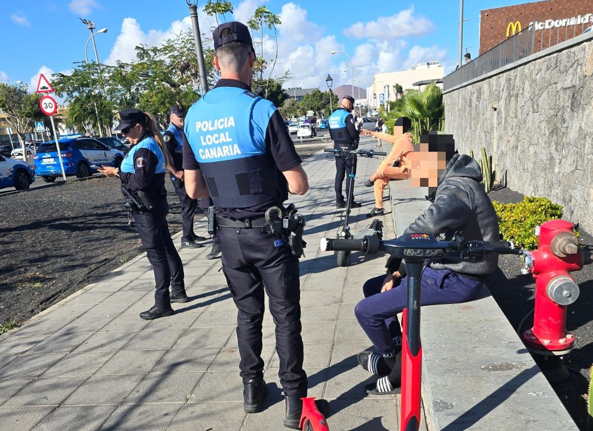 La Policía Local de Arrecife intensifica el control sobre conductores en patinetas y aplica sanciones a los infractores