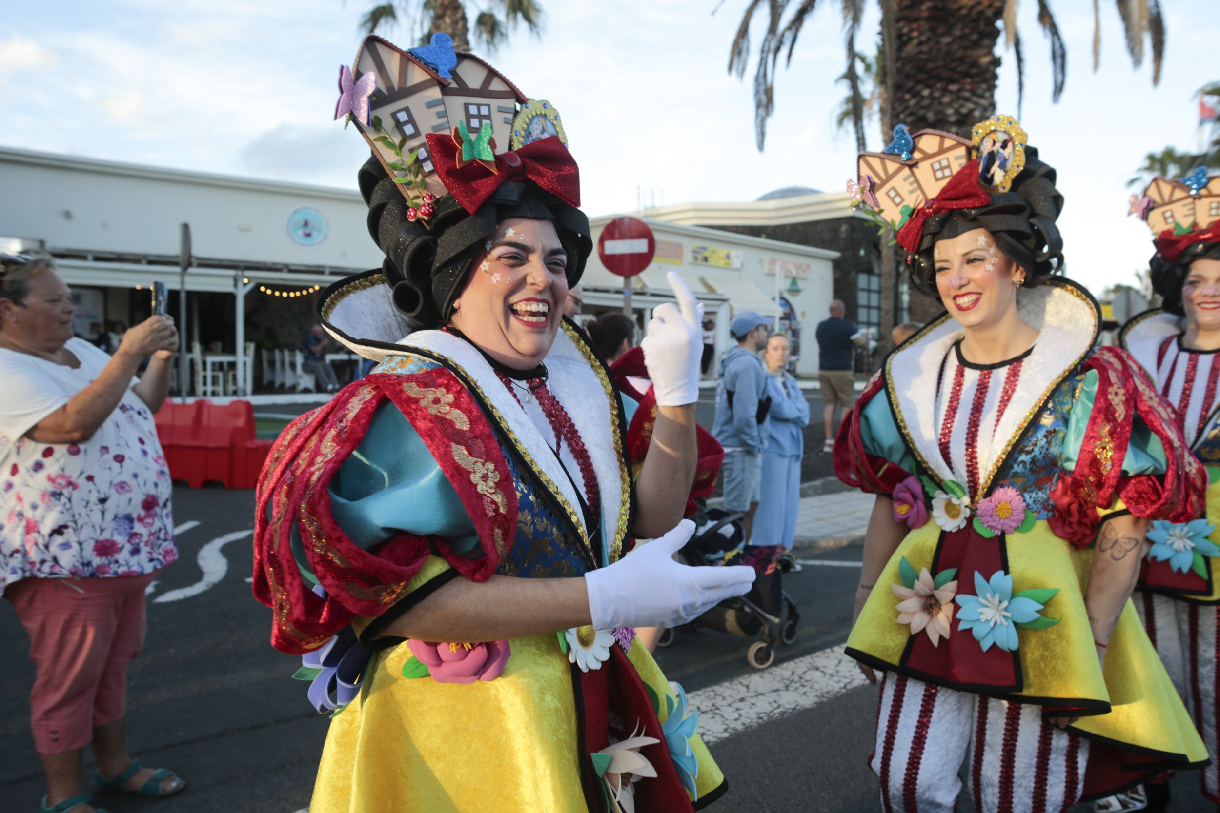 Coso del Carnaval de Costa Teguise, 2025 (Fotos: Juan Mateos) Coso del Carnaval de Costa Teguise, 2025 (Fotos: Juan Mateos)