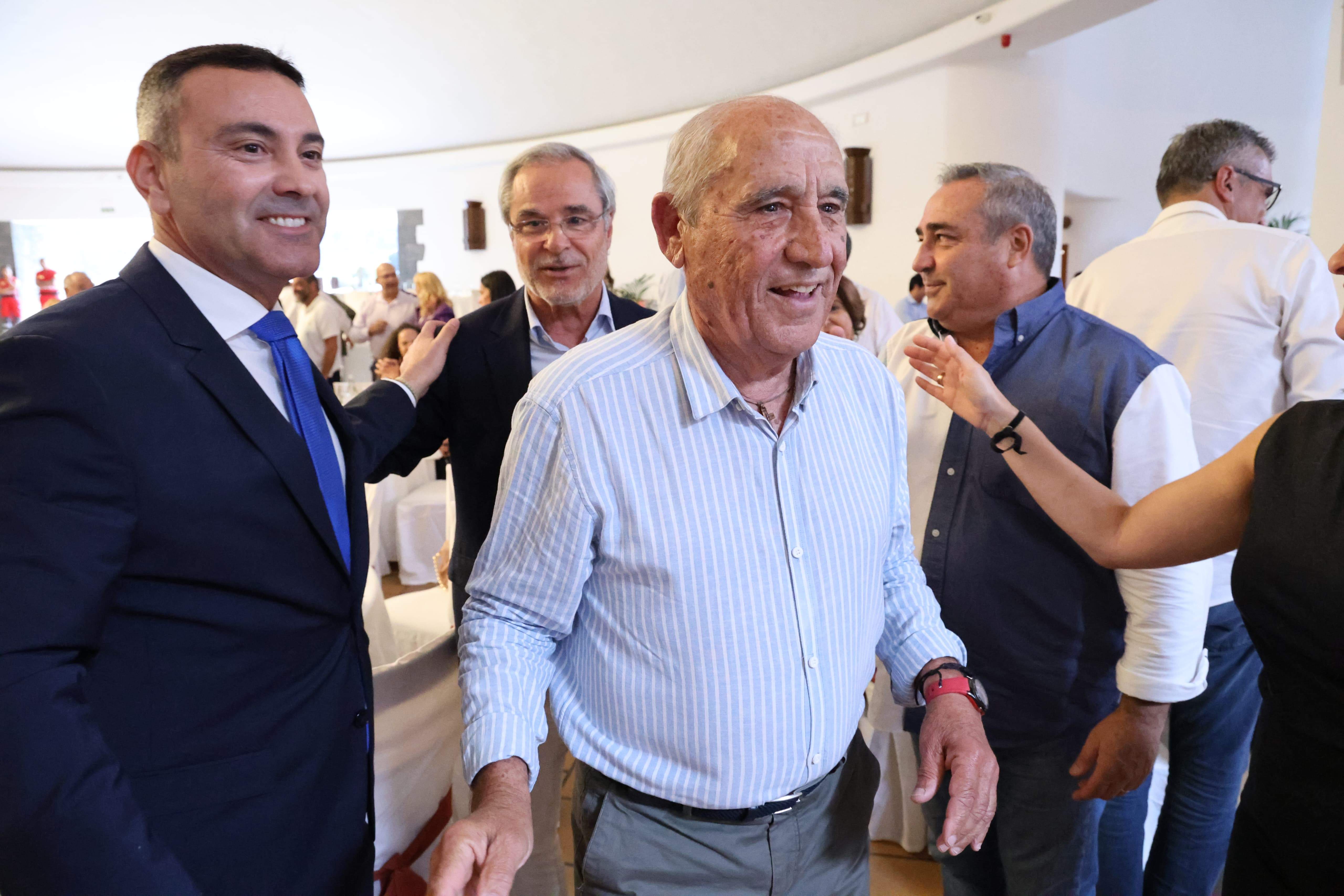 Encuentro Conmemorativo de expresidentes y exconsejeros del Cabildo Encuentro Conmemorativo de expresidentes y exconsejeros del Cabildo