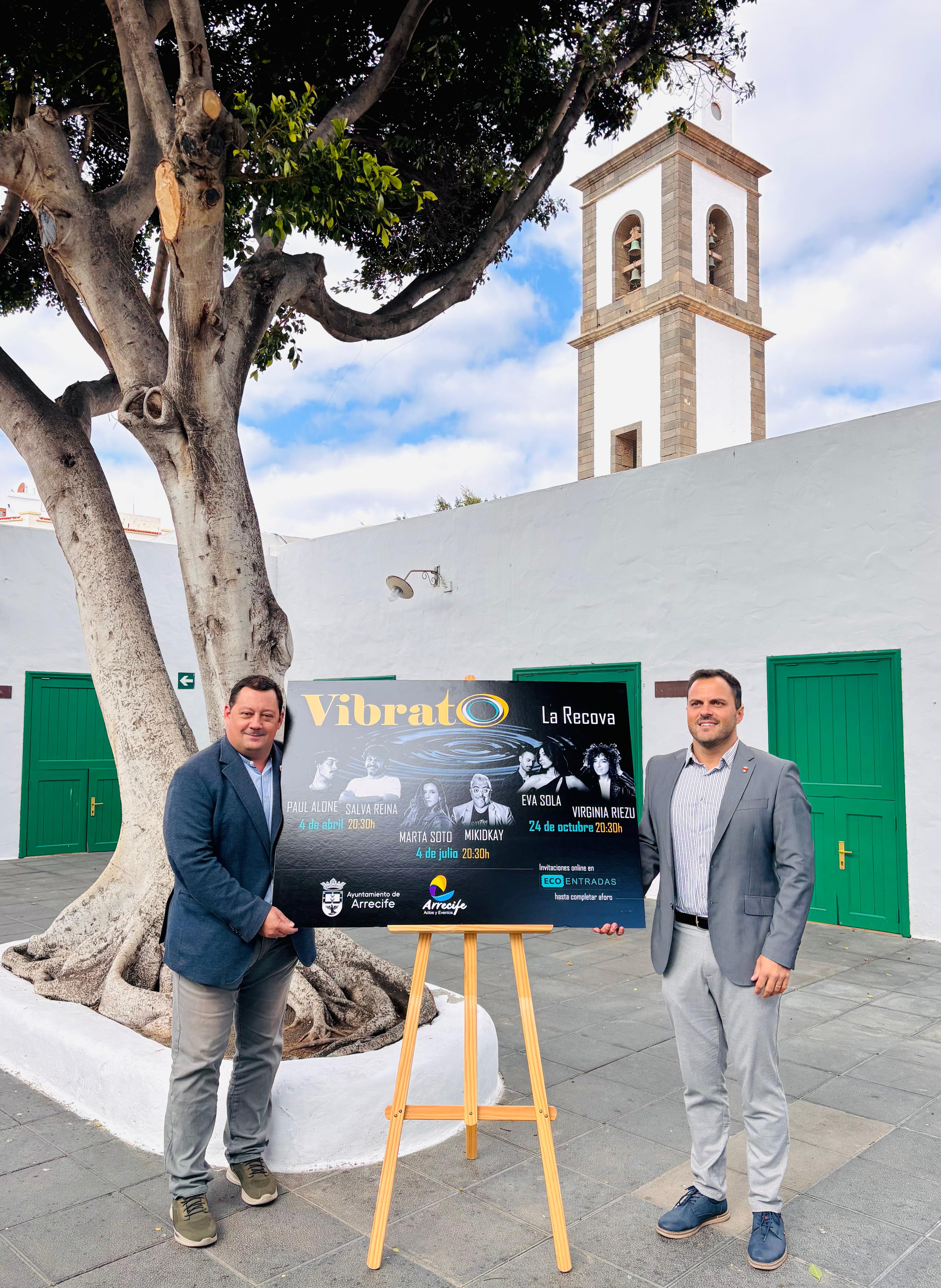 El alcalde Yonathan de León y el concejal Óscar López , presentan Vibrato con actuaciones de humor y música en La Recova
