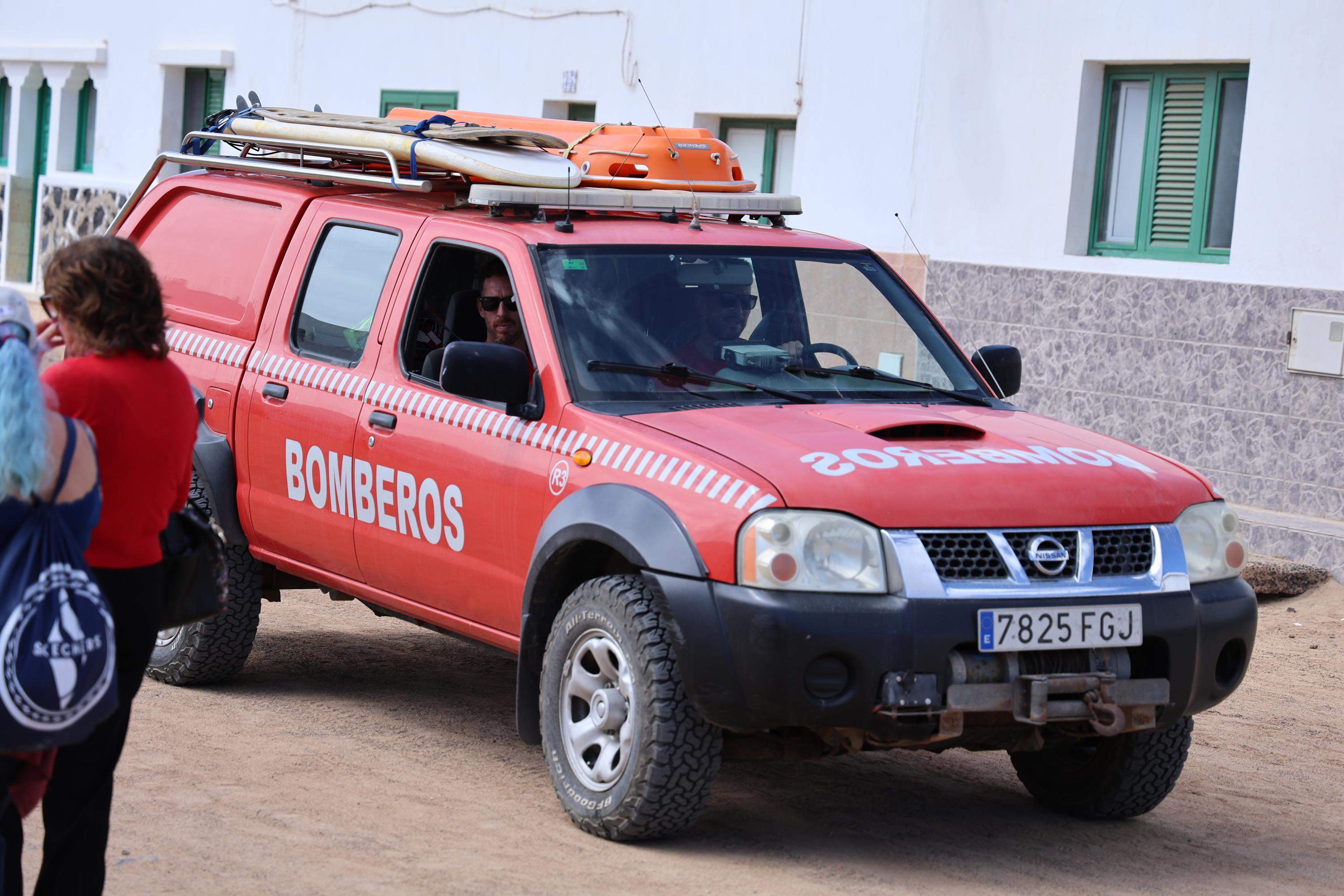 Bomberos en La Graciosa 2025. Foto: La Voz.