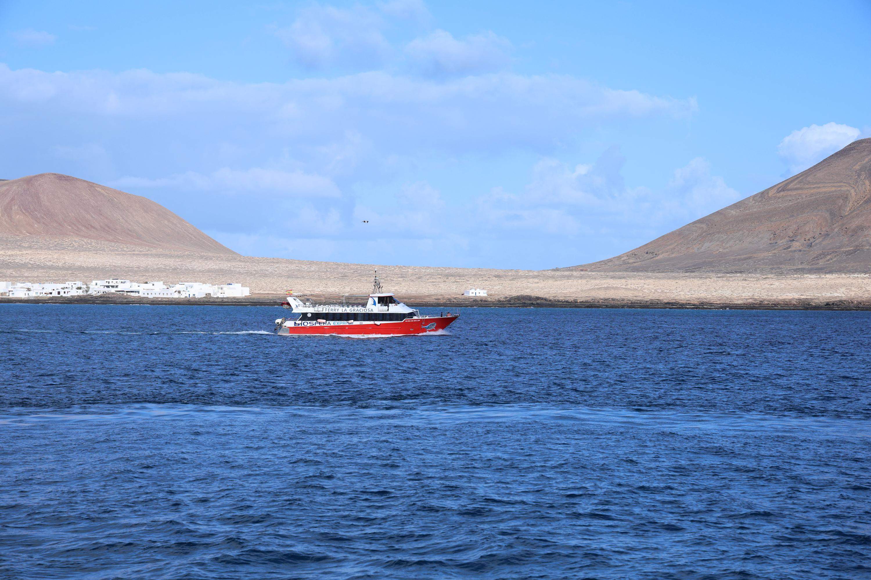 A ferry in La Graciosa. Photo: La Voz.