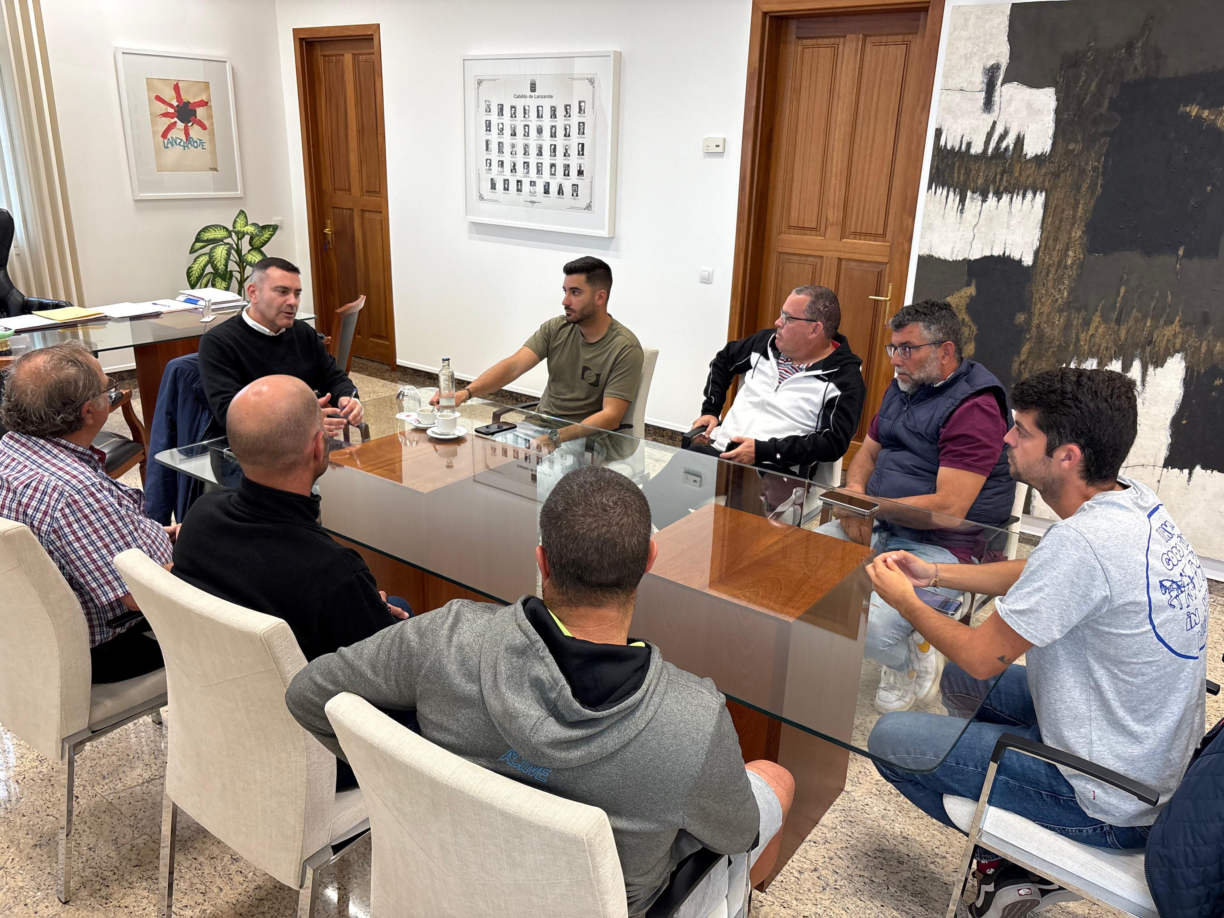 Reunión con las asociaciones de Colombofilia. 