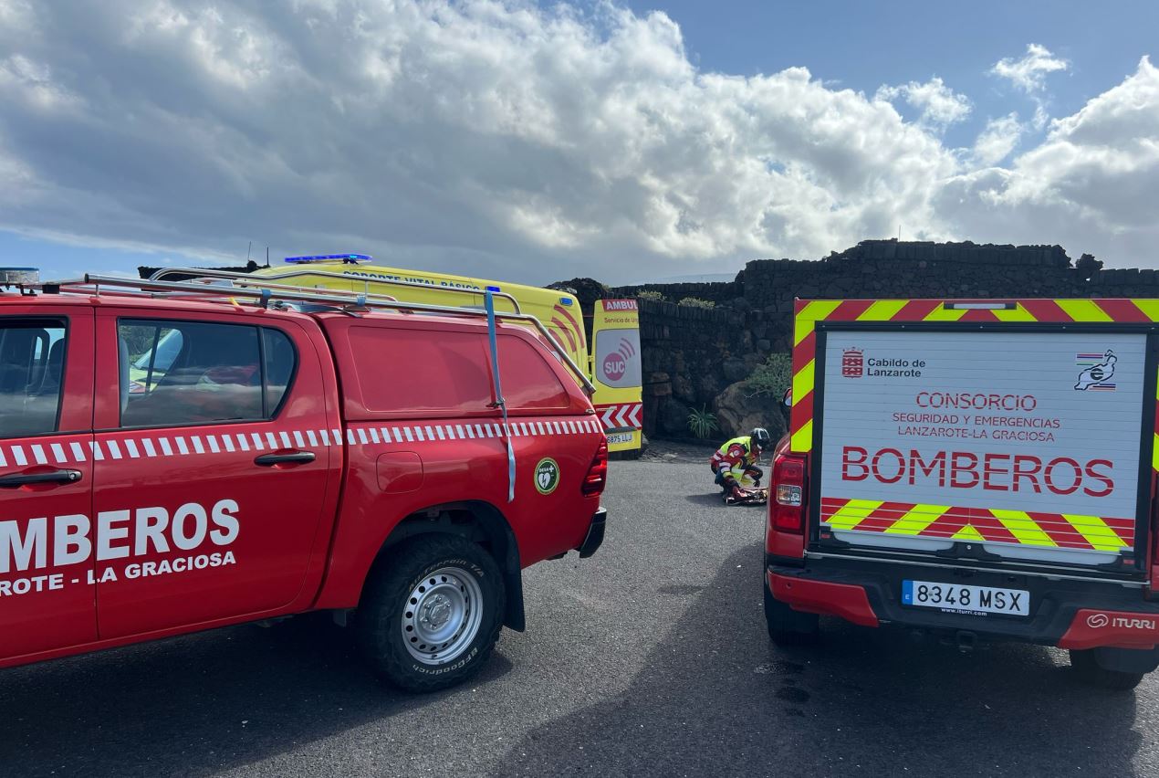 Socorren a una mujer accidentada en Jameos del Agua