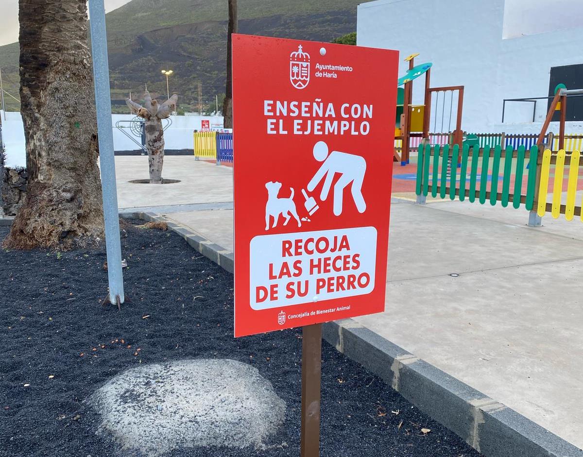  ‘Enseña con ejemplo. Recoge las heces de tu perro’ 