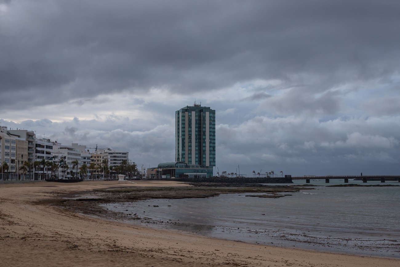 Cielos nublados por el paso de la tormenta en Lanzarote. Foto: Andrea Domínguez.