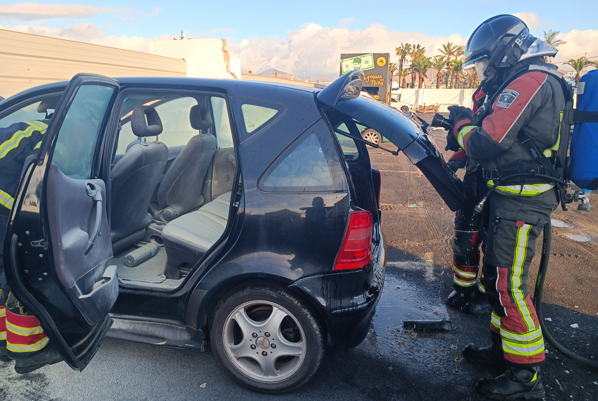 Incendio del vehículo en Arrecife