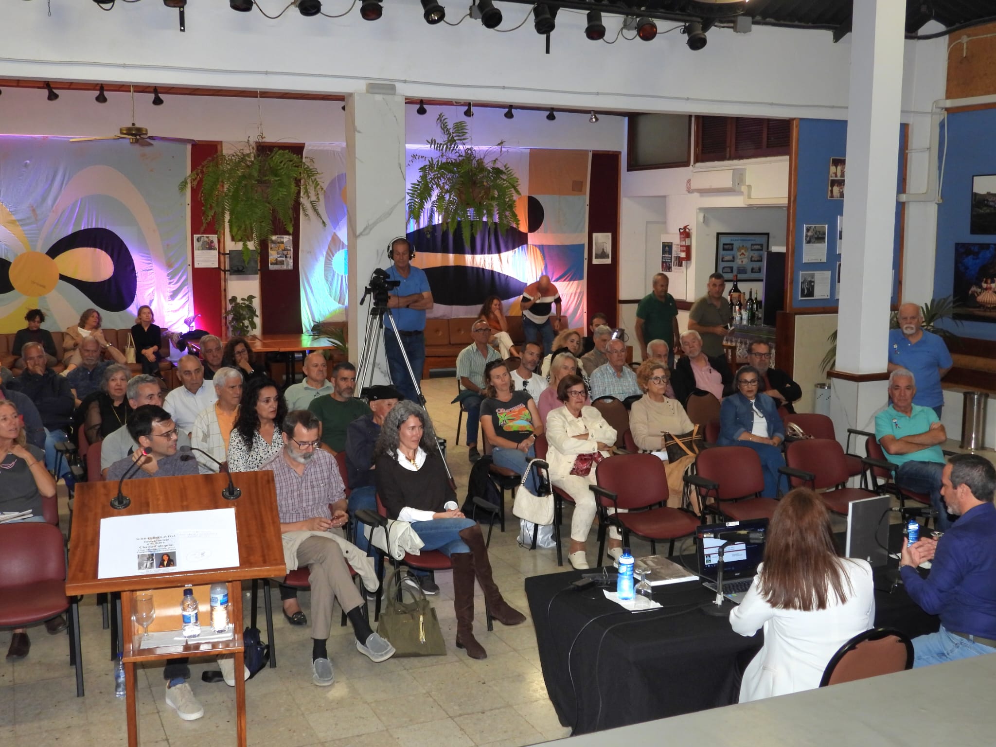 Charla Coloquio: César Manrique: Viva, arte y Compromiso con la Naturaleza Charla Coloquio: César Manrique: Viva, arte y Compromiso con la Naturaleza