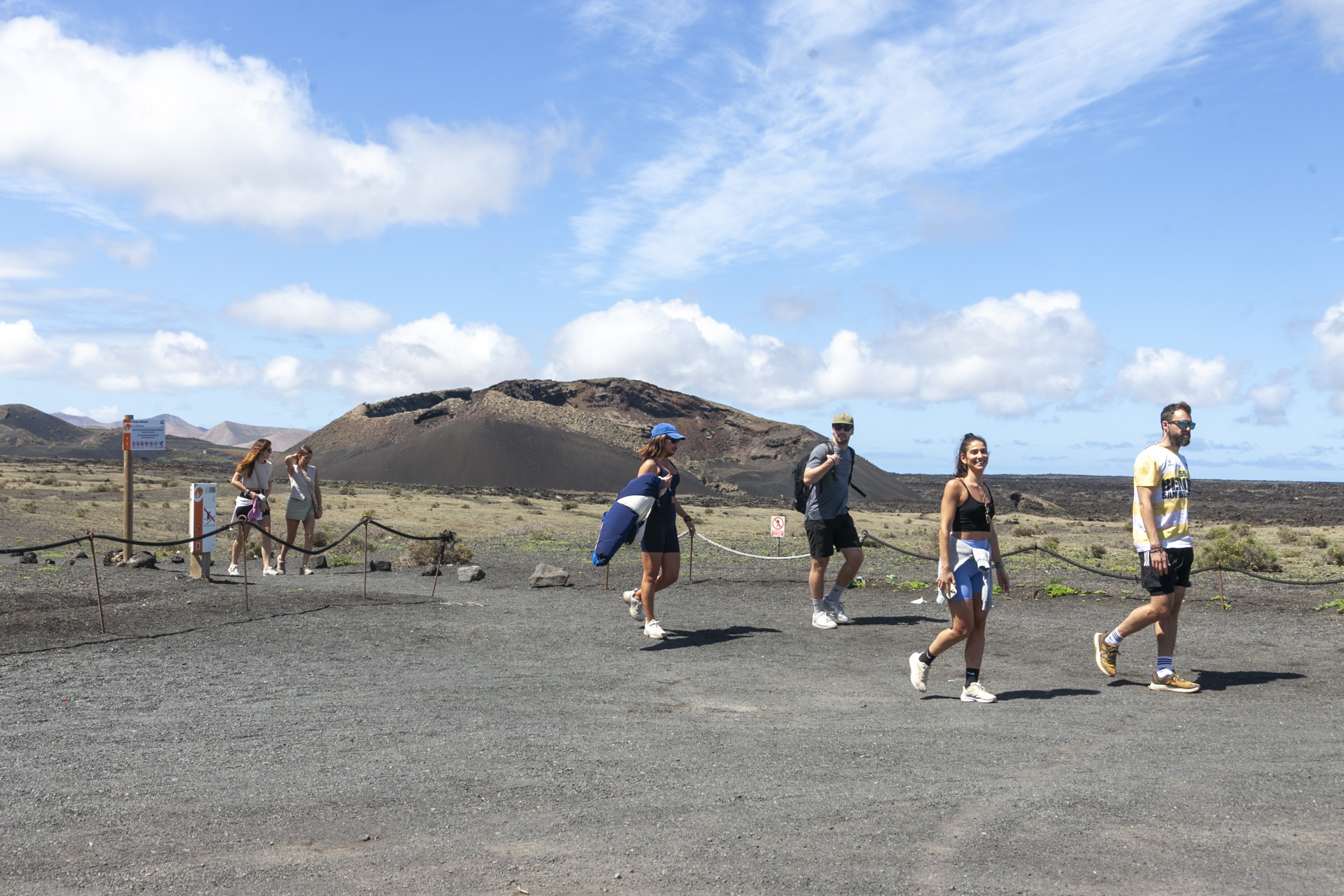 La prueba piloto de lanzaderas en el Volcán del Cuervo y Caldera Blanca. Foto: Juan Mateos. La prueba piloto de lanzaderas en el Volcán del Cuervo y Caldera Blanca. Foto: Juan Mateos.
