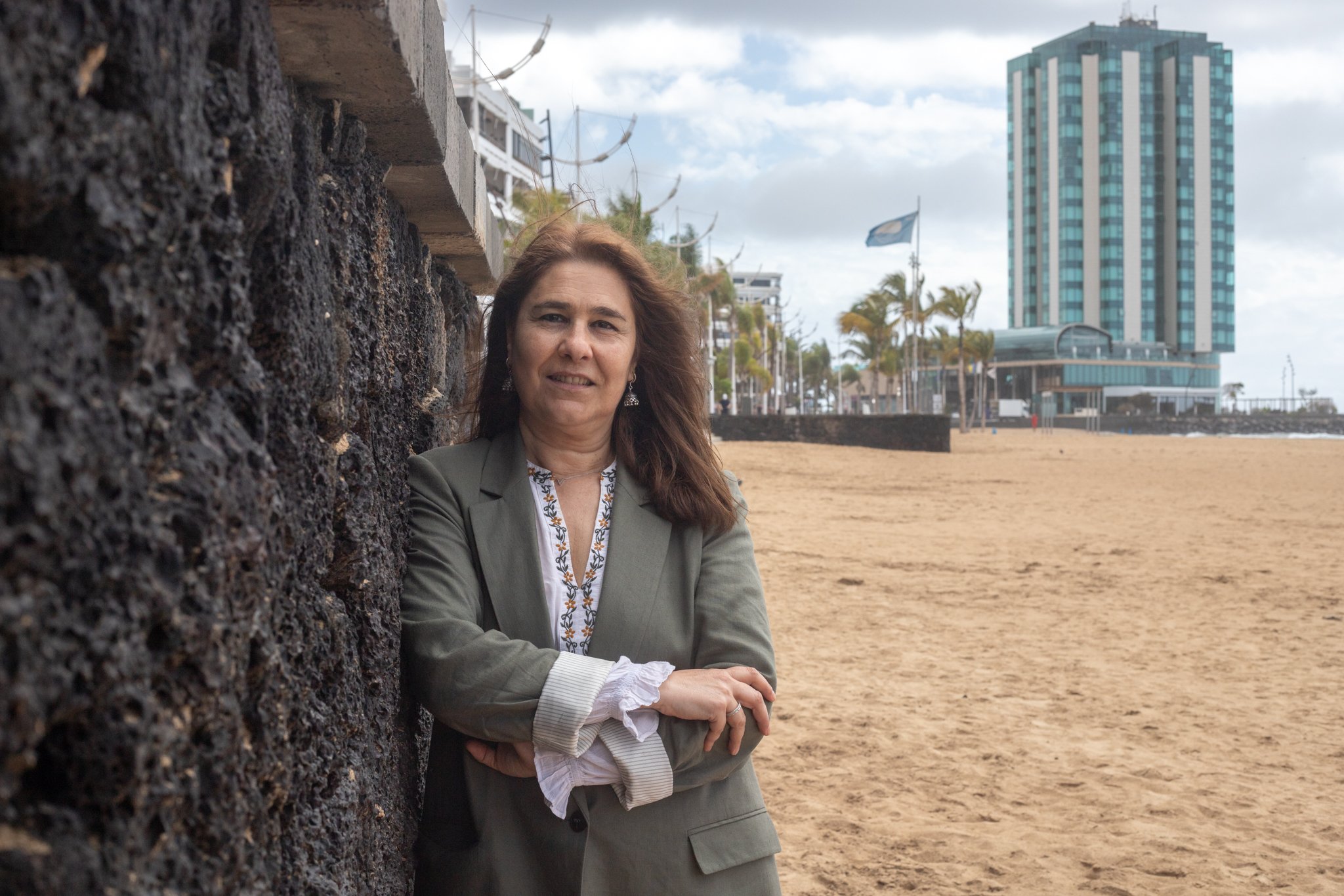 La historiadora de arte Violeta Izquierdo, durante su visita a Lanzarote. Foto: Andrea Domínguez.