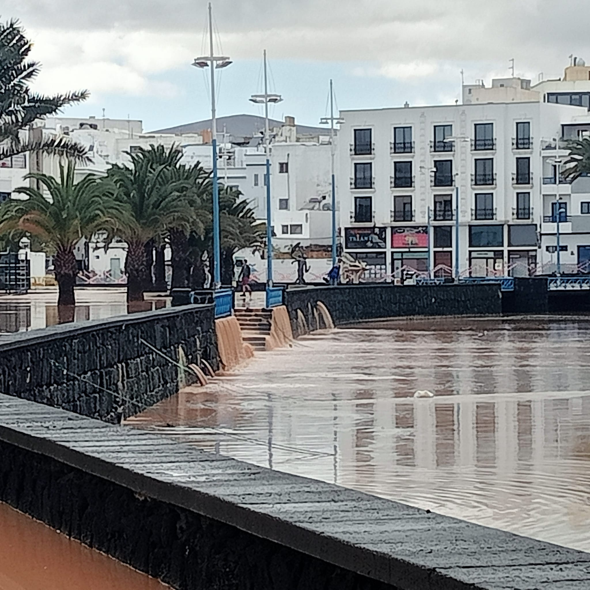 Arrecife sufre la peor parte de las lluvias Arrecife sufre la peor parte de las lluvias
