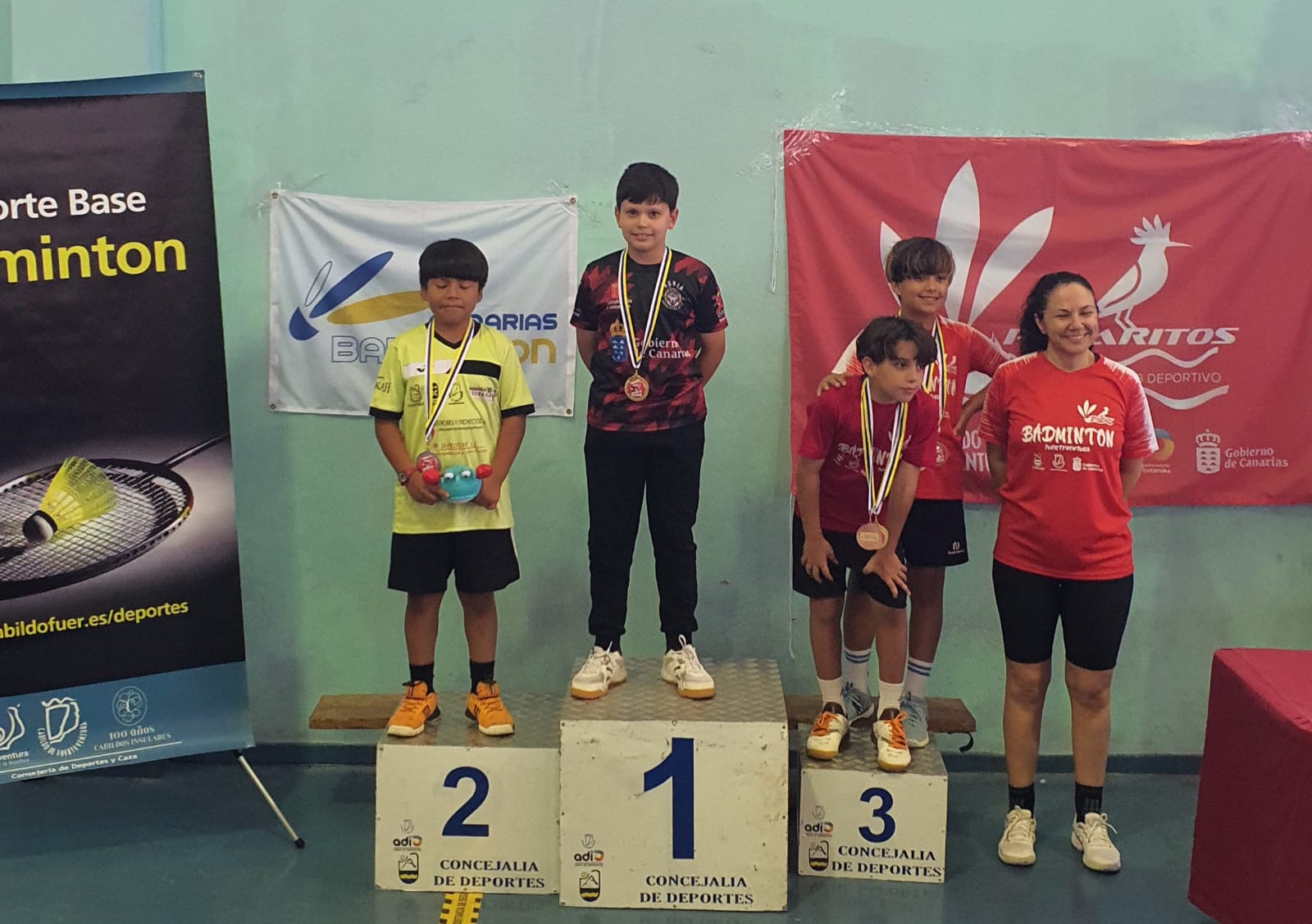 AURIA BADMINTON. TOP TTR TUINEJE. Álvaro Guadalupe