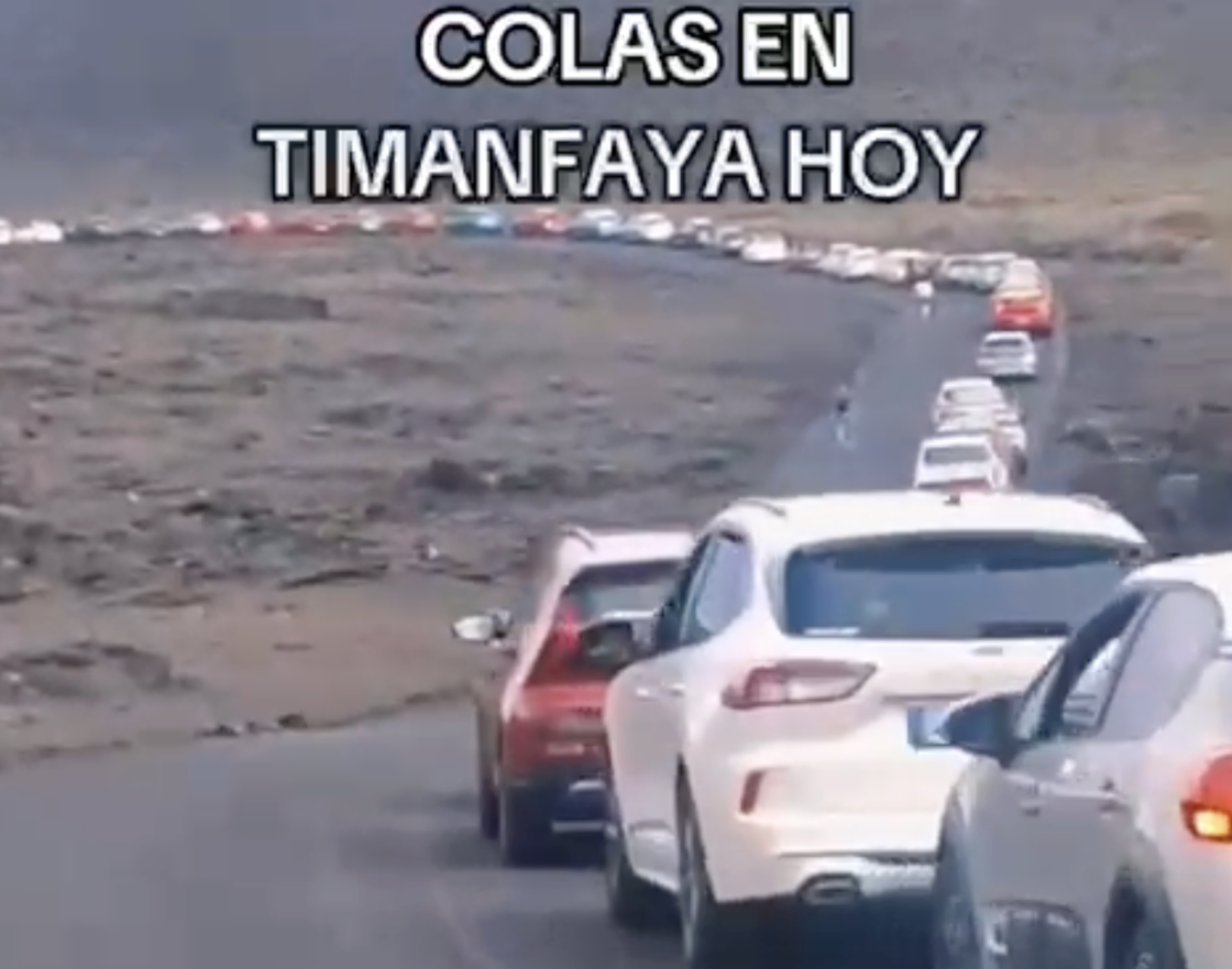 Las colas de Montaña del Fuego durante la Semana Santa se viralizan en redes sociales.